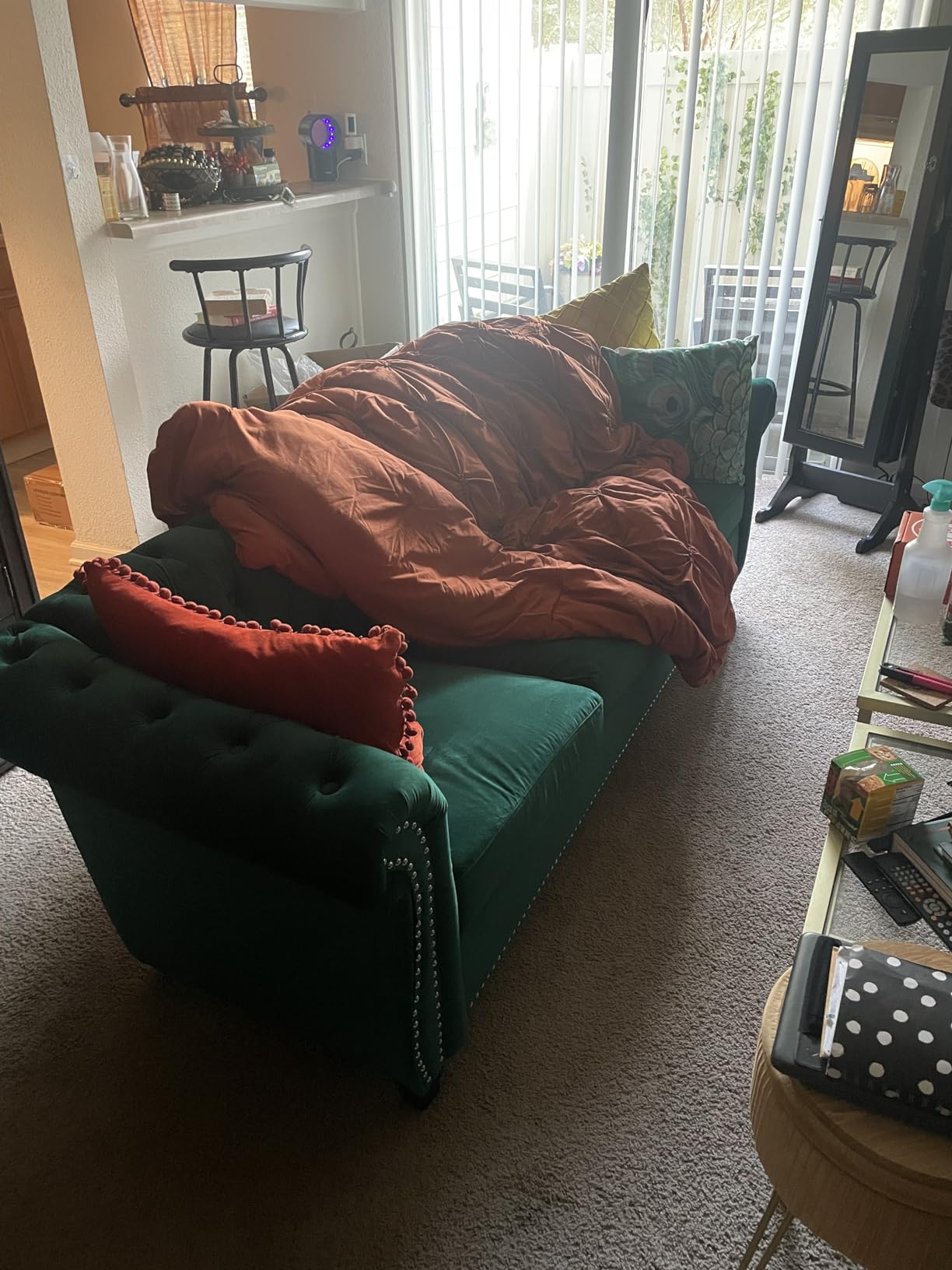 ORRD Chesterfield Sofa Velvet, Modern Tufted Couch 3 Seater with Rolled Arms and Nailhead for Living Room, Bedroom, Office, Apartment (Green) customer photo 1