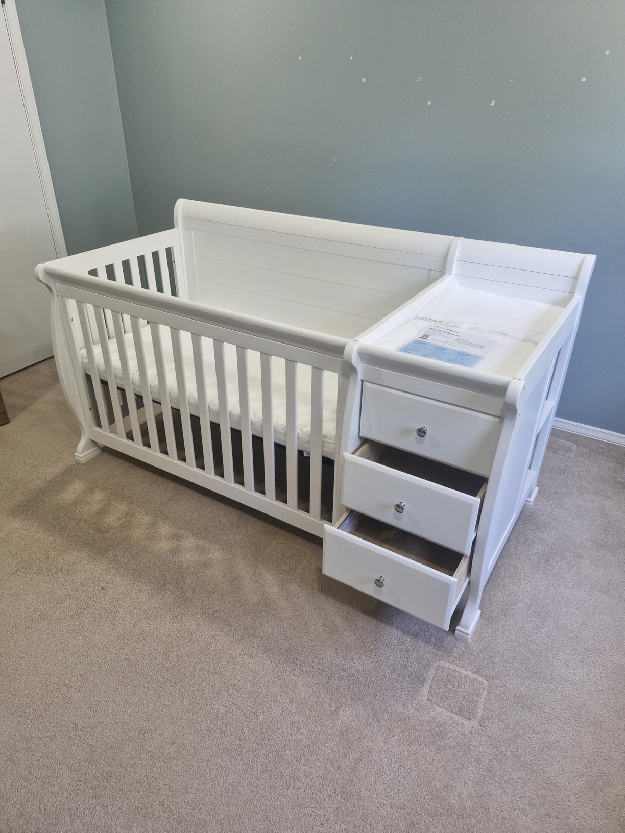 DaVinci Kalani 4-in-1 Convertible Crib & Changer Combo, Gray - GREENGUARD Gold Certified, Converts to Toddler Bed, Daybed & Full-Size Bed customer photo 2