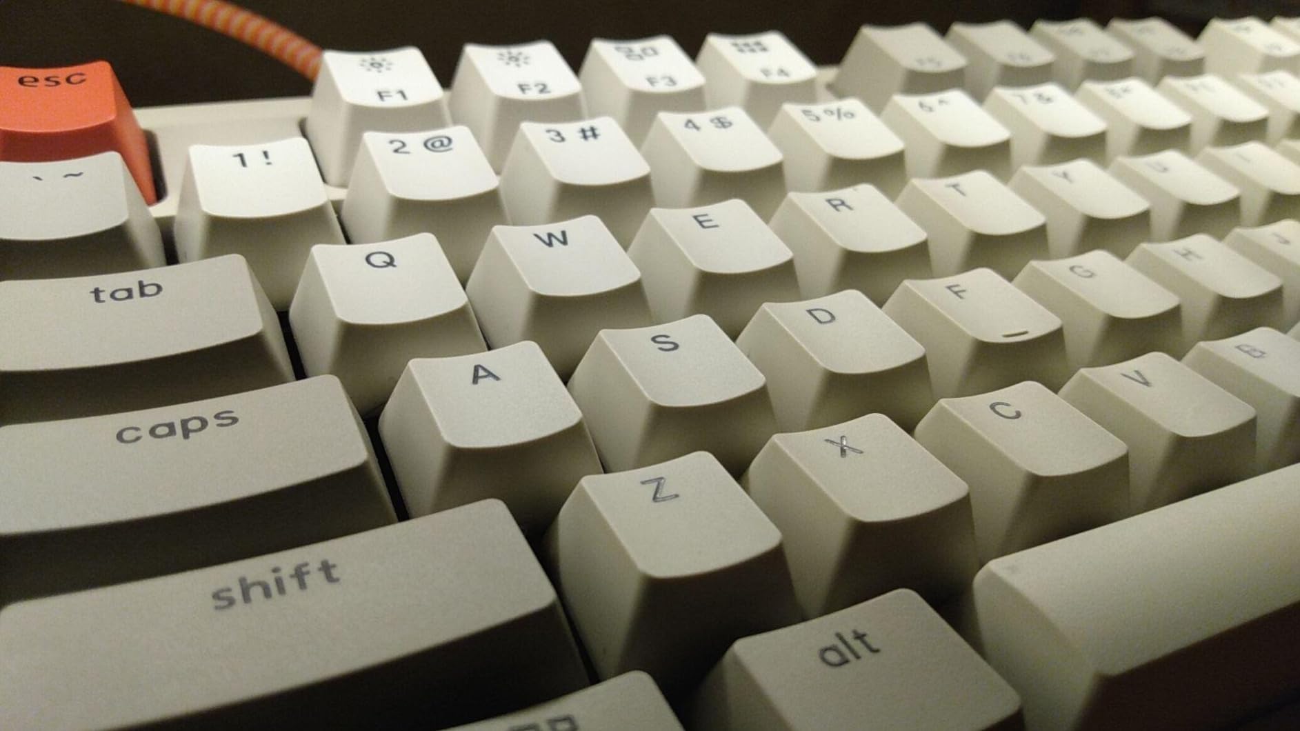 Keychron C2 Full Size Wired Mechanical Keyboard, Hot-Swappable, Retro | ABS keycaps with Red Switch, USB-C connection, Ergonomic support, Non-backlit design, Compatible with Mac Windows customer photo 1
