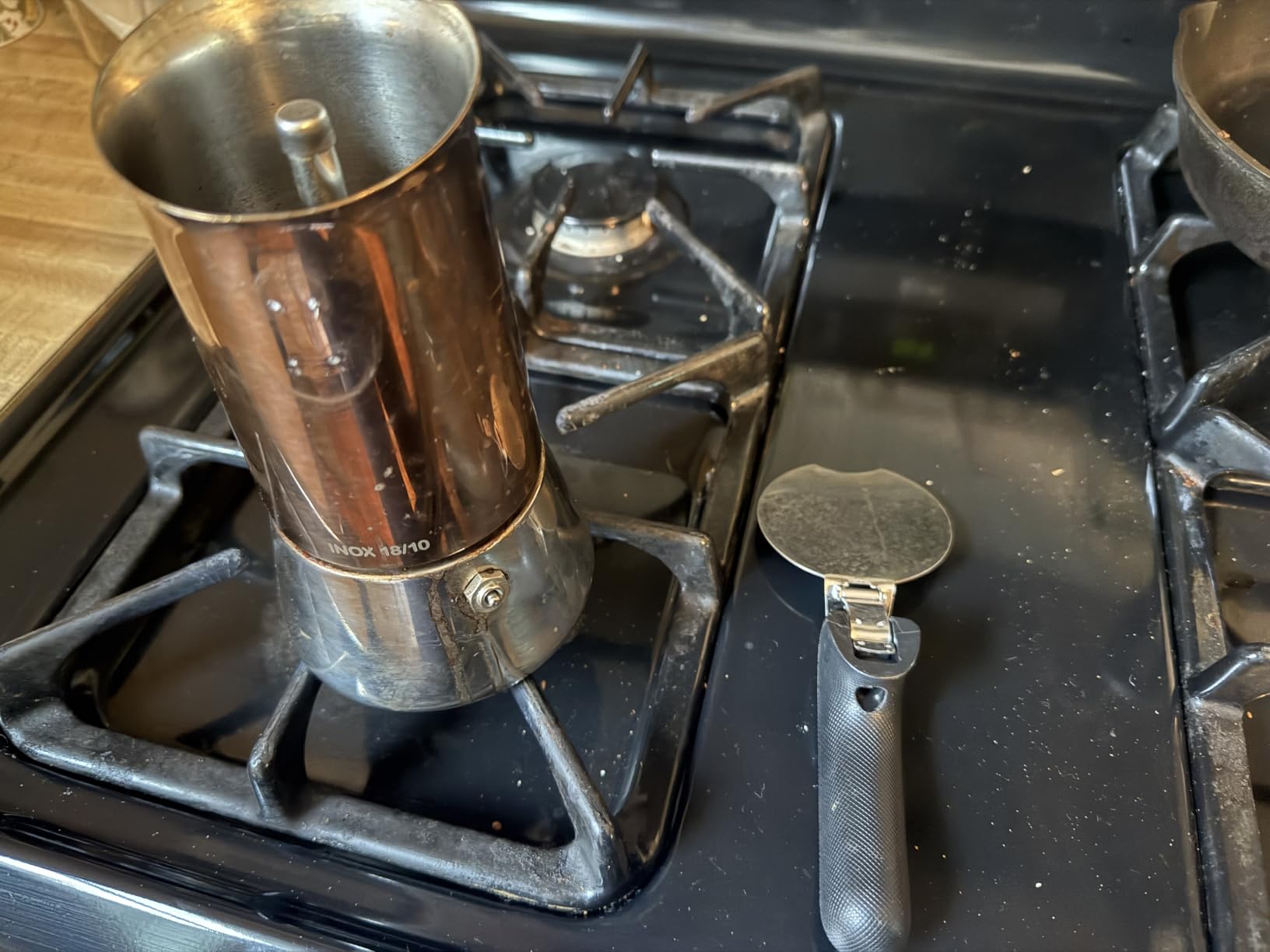 Bialetti - New Venus Induction, Stainless Steel Stovetop Espresso Coffee Maker, Suitable for all Types of Hobs, 6 Cups (7.9 Oz), Copper,Silver customer photo 1
