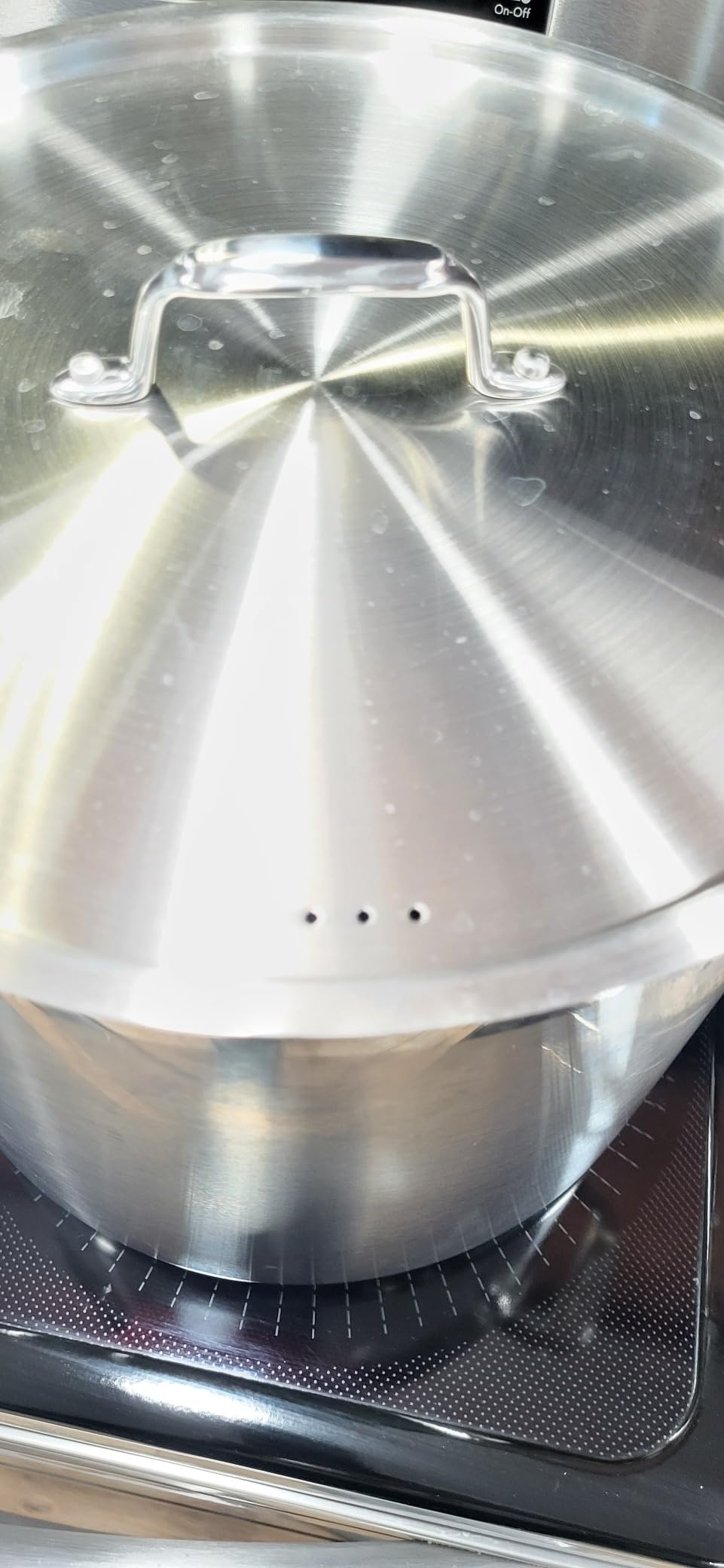 NutriChef 16-Quart Stainless Steel Stockpot - 18/8 Food Grade Heavy Duty Large Stock Pot for Stew, Simmering, Soup, Includes Lid, Dishwasher Safe, Works w/Induction, Ceramic & Halogen Cooktops customer photo 1