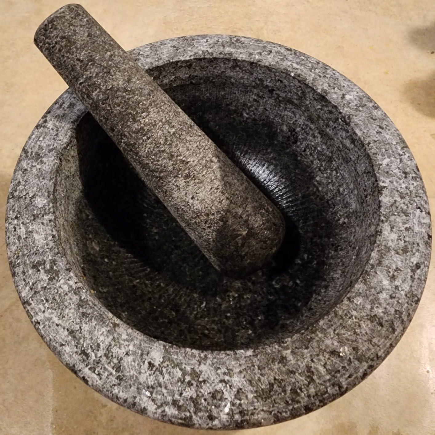 Priority Chef Heavy Duty Large 1.5 Cup Mortar and Pestle Set, 100% Natural Granite, 5.5 Inch Diameter Bowl, Non-Slip Base, Stone Grinder for Guacamole Salsa Pesto Herbs Spices, Black customer photo 1