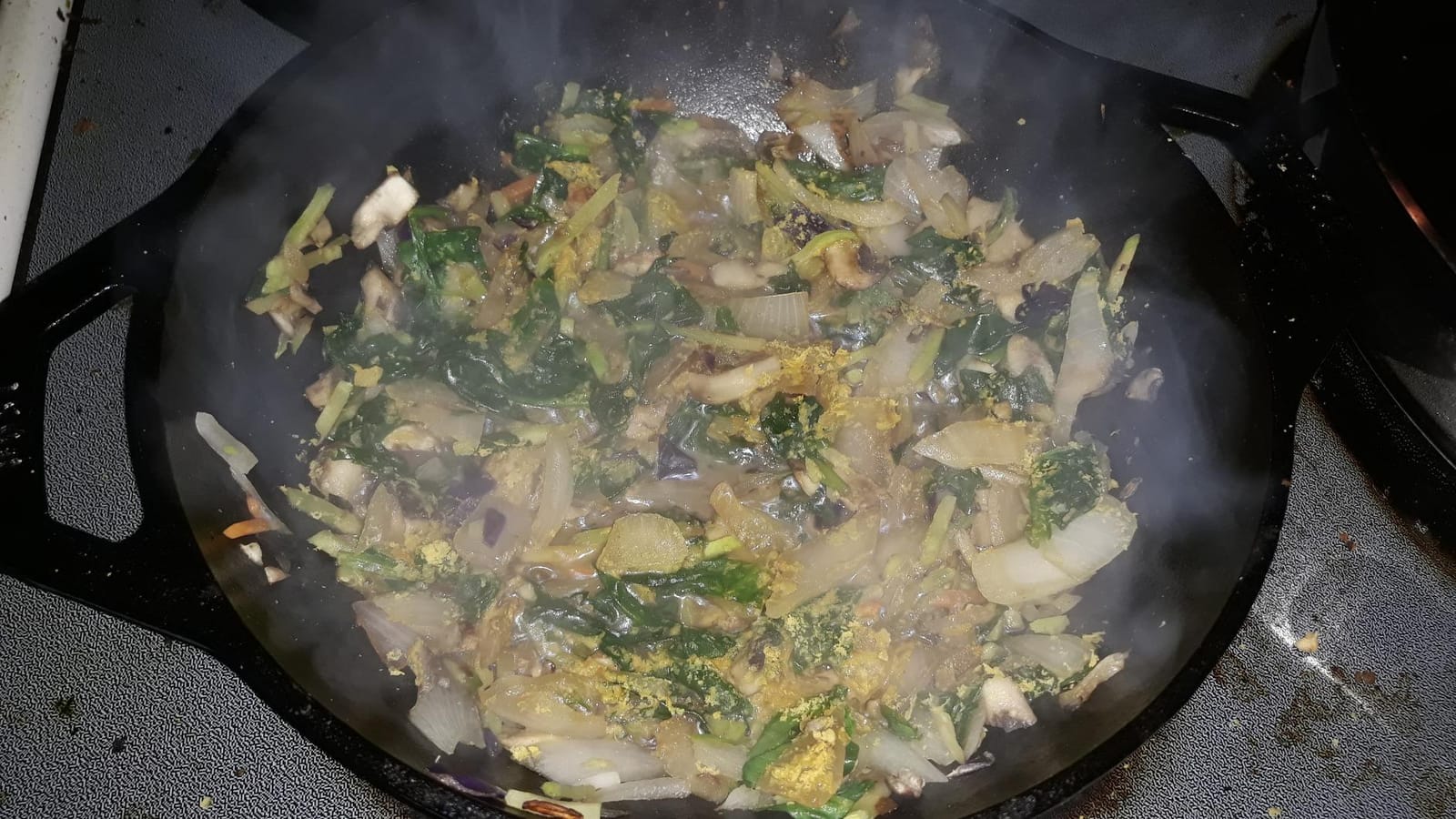 Lodge Cast Iron Wok with Dual Loop Handles, PFAS Free, 14 Inches customer photo 2