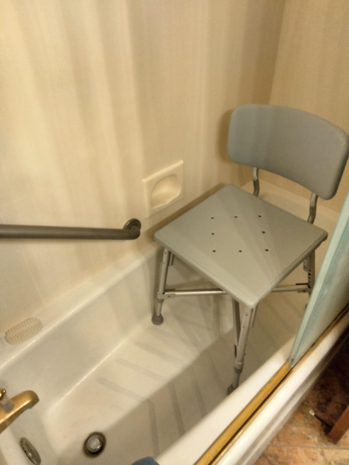 Medline Heavy Duty Shower Chair with Back, Bariatric Bath Chair, Supports up to 650 lbs customer photo 1
