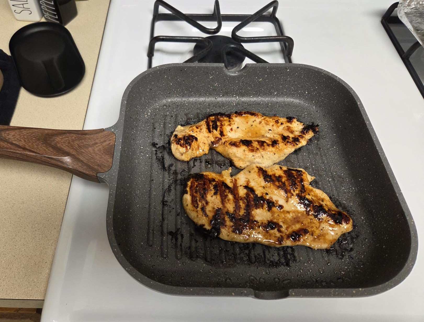 SENSARTE Nonstick Grill Pan for Stove Tops, Versatile Griddle with Pour Spouts, Square Big Cooking Surface, Durable Skillet Indoor & Outdoor Grilling. PFOA Free, 9.5 Inch customer photo 2