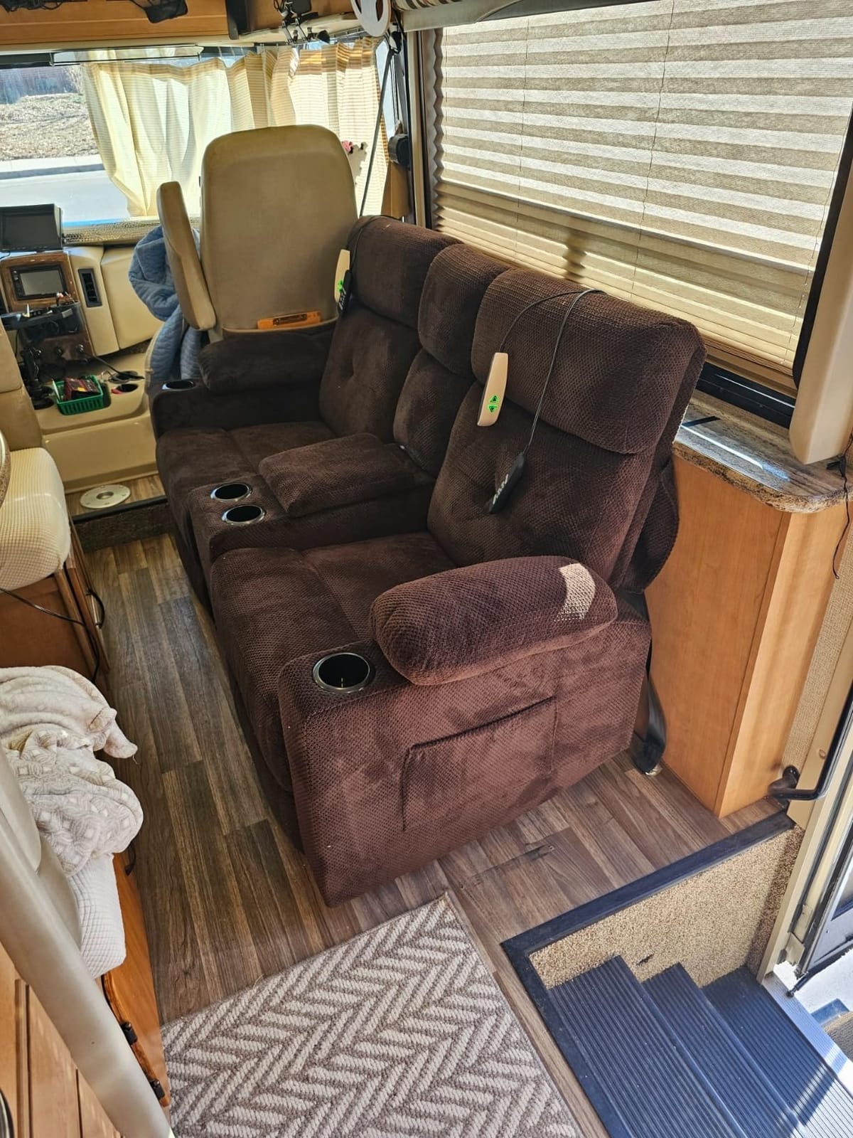 Power Reclining Loveseat with Console, Power Loveseat Recliner Sofa with Heat and Massage, Extended Footrest, Wall Hugger RV Reclining Couch with Cup Holders, Lumbar Support for Living Room customer photo 1
