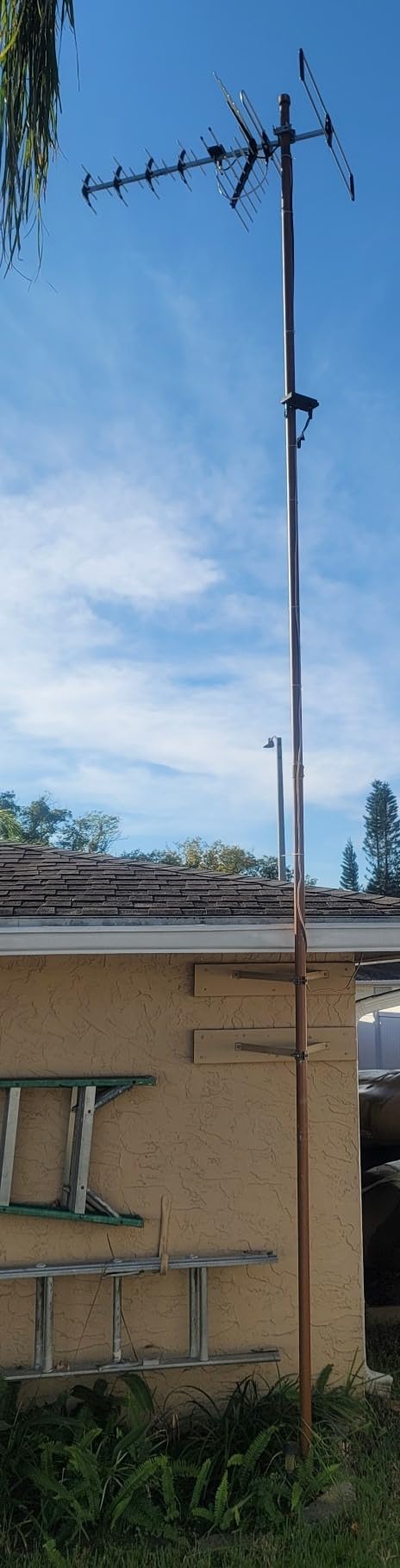 Five Star Outdoor HDTV Antenna up to 200 Mile Long Range, Attic or Roof Mount, Digital OTA Antenna for 4K 1080P VHF UHF Supports 4 TVs Installation Kit & J Mount, ATSC 3.0 Ready customer photo 2