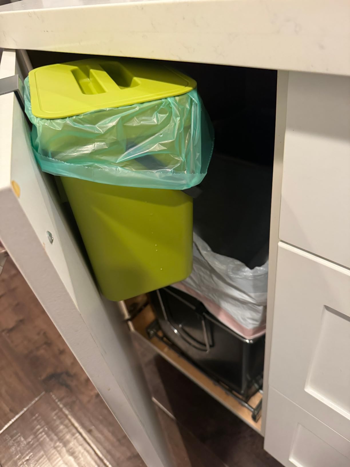 stonespace 1.3 Gal Compost Bin, Hanging Kitchen Trash Can with Sealed Lid | Peel & Stick Adhesive Mount, Odor & Fruit Fly Proof, No Charcoal Filter Needed customer photo 1