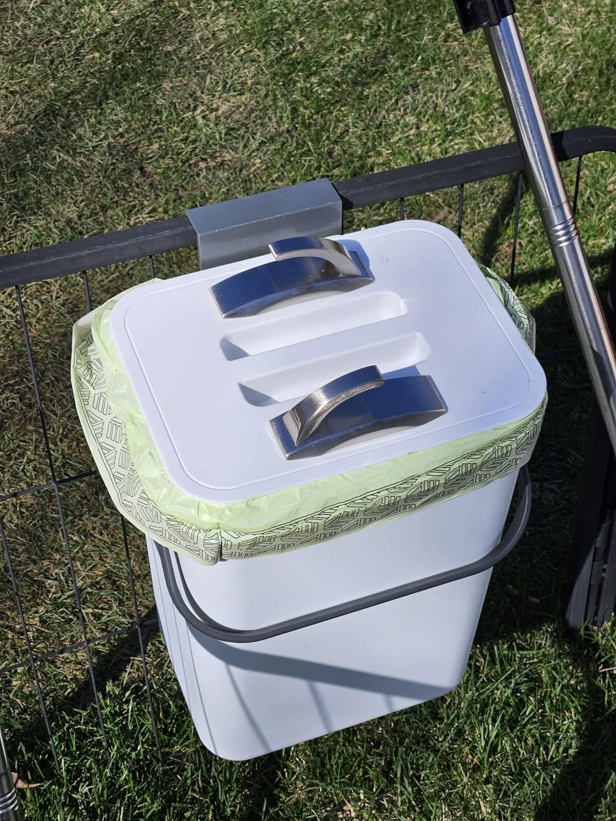 stonespace 1.3 Gal Compost Bin, Hanging Kitchen Trash Can with Sealed Lid | Peel & Stick Adhesive Mount, Odor & Fruit Fly Proof, No Charcoal Filter Needed customer photo 2