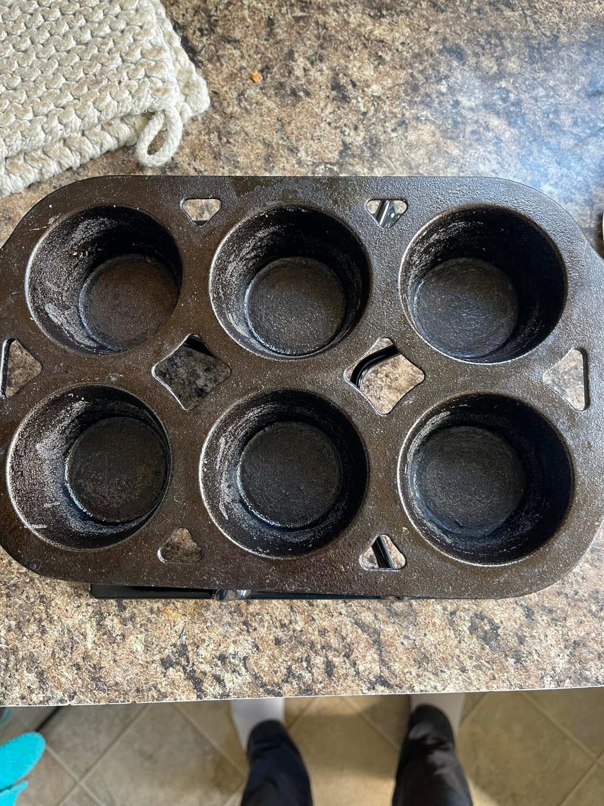 Lodge Seasoned Cast Iron Muffin Pan Set - Six-Well Bakeware Set for Muffins, Cupcakes, Cornbread & Homemade Favorites - Includes Looped Handles - 2-Pack customer photo 2