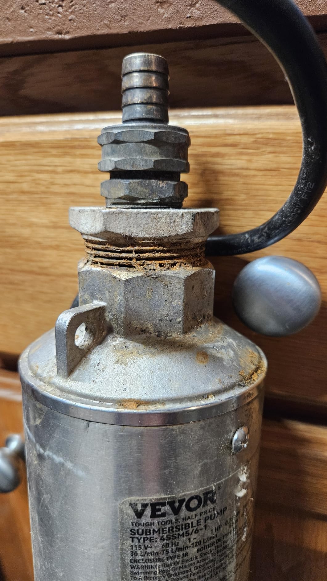 VEVOR Deep Well Submersible Pump 1 HP 115V/60Hz 37 GPM Flow 207 ft Head, 4