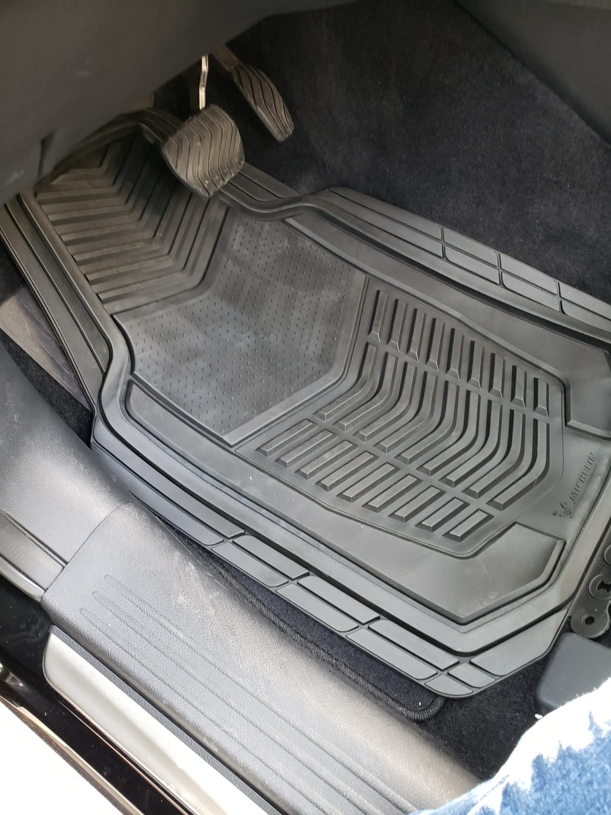Michelin All-Weather Car Floor Mats Heavy Duty Floor Mats Protection, 4 pcs, Smart Trim Tailor Fit, Clint Back, Secure GripClip, Full Coverage Odorless Non-Slip Car Floor Mats - FL1018 Gray customer photo 1