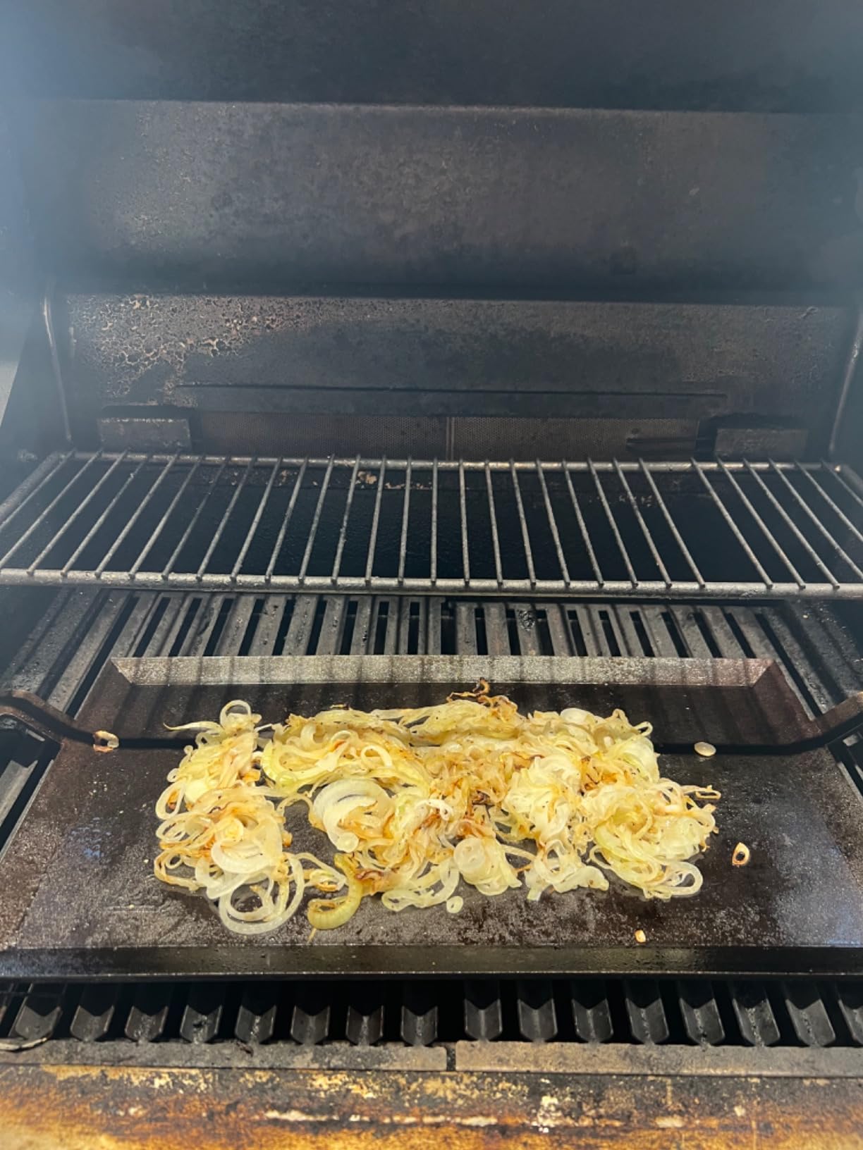 Made In Cookware - Carbon Steel Griddle - Professional Cookware - Crafted in Sweden - Induction Compatible customer photo 1