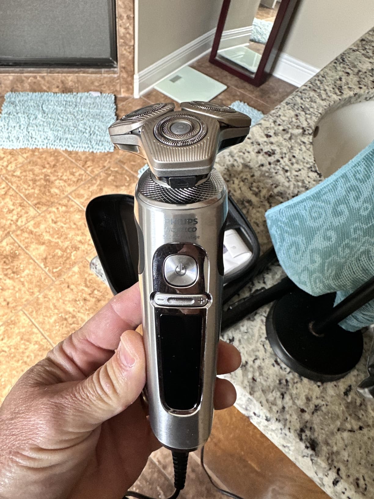 Philips Norelco S9000 Prestige Rechargeable Wet & Dry Electric Rotary Shaver with Precision Trimmer, Premium Case & Cleaning System, SP9841/84 customer photo 1