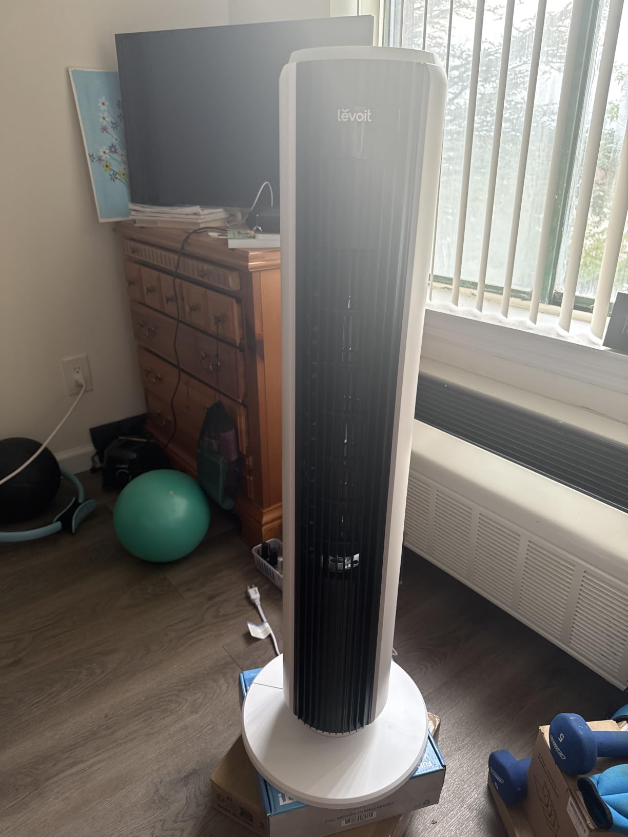 Levoit Tower Fan for Bedroom, 28ft/s Fans that Blow Cold Air, 28dB Quiet | Standing Floor Fan for Room, 90° Oscillating, 5 Speeds 4 Modes & Temp Sensor, Bladeless, 12H Timer, Remote, 36 inch, White customer photo 2