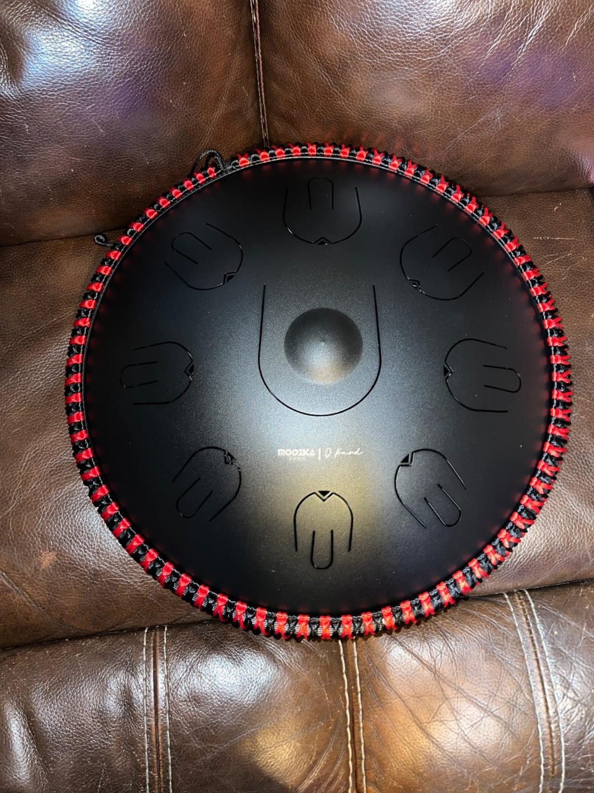 Moozica Steel Handpan Tongue Drum, 14 Inches 17 Notes in D Minor with Octave Overtone Design, Handpan Drum Percussion Instrument With Carry Bag (D-Kurd, Black) customer photo 1