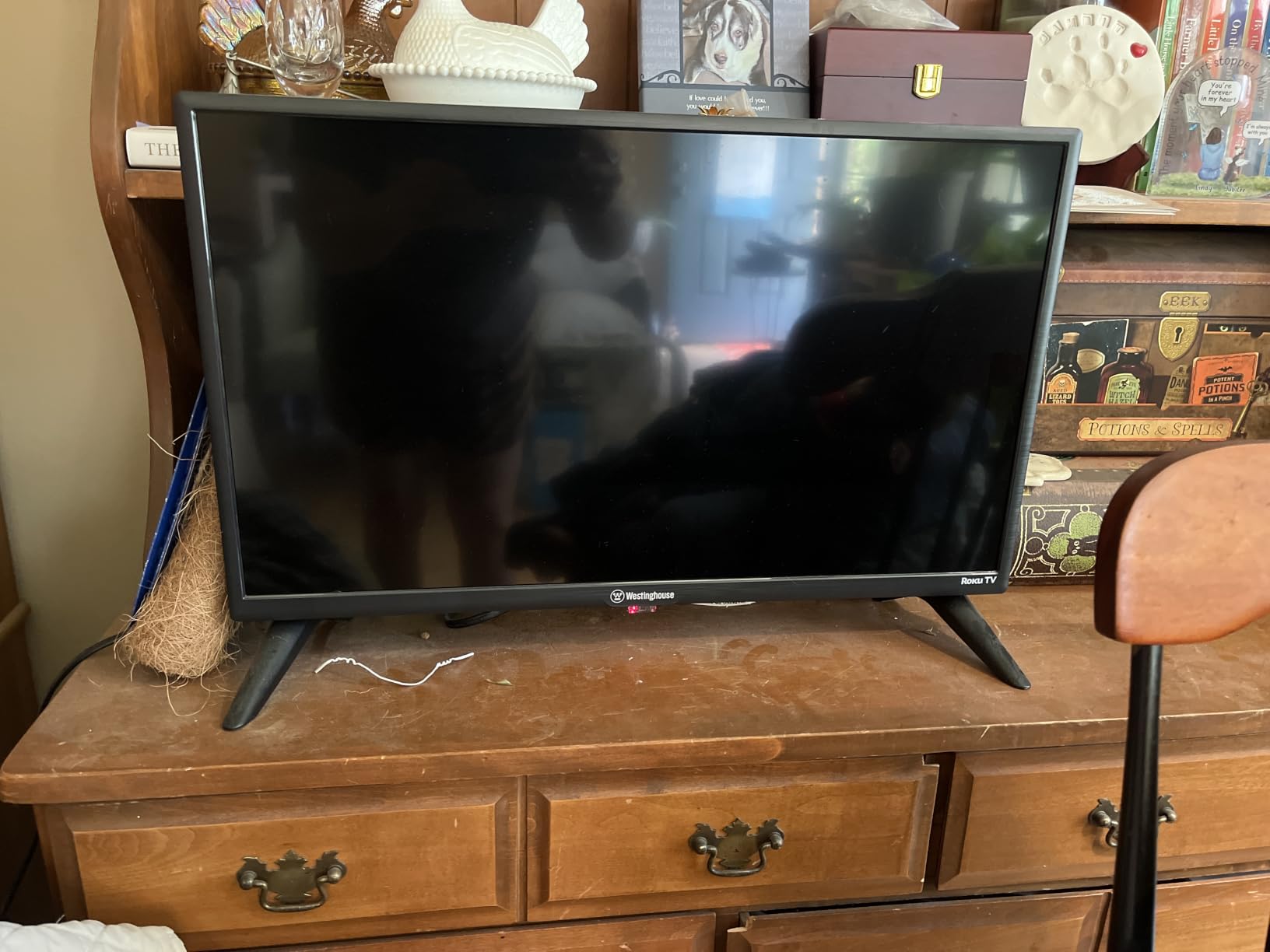 Westinghouse Roku TV - 32 Inch Smart TV with Apple AirPlay, Alexa and Google Assistant customer photo 2