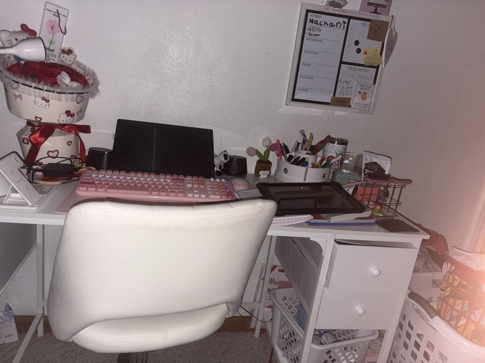 Lufeiya White Small Desk with Drawers - 40 Inch Computer Desk for Small Space Home Office, Modern Simple Study Writing Table PC Desks customer photo 2