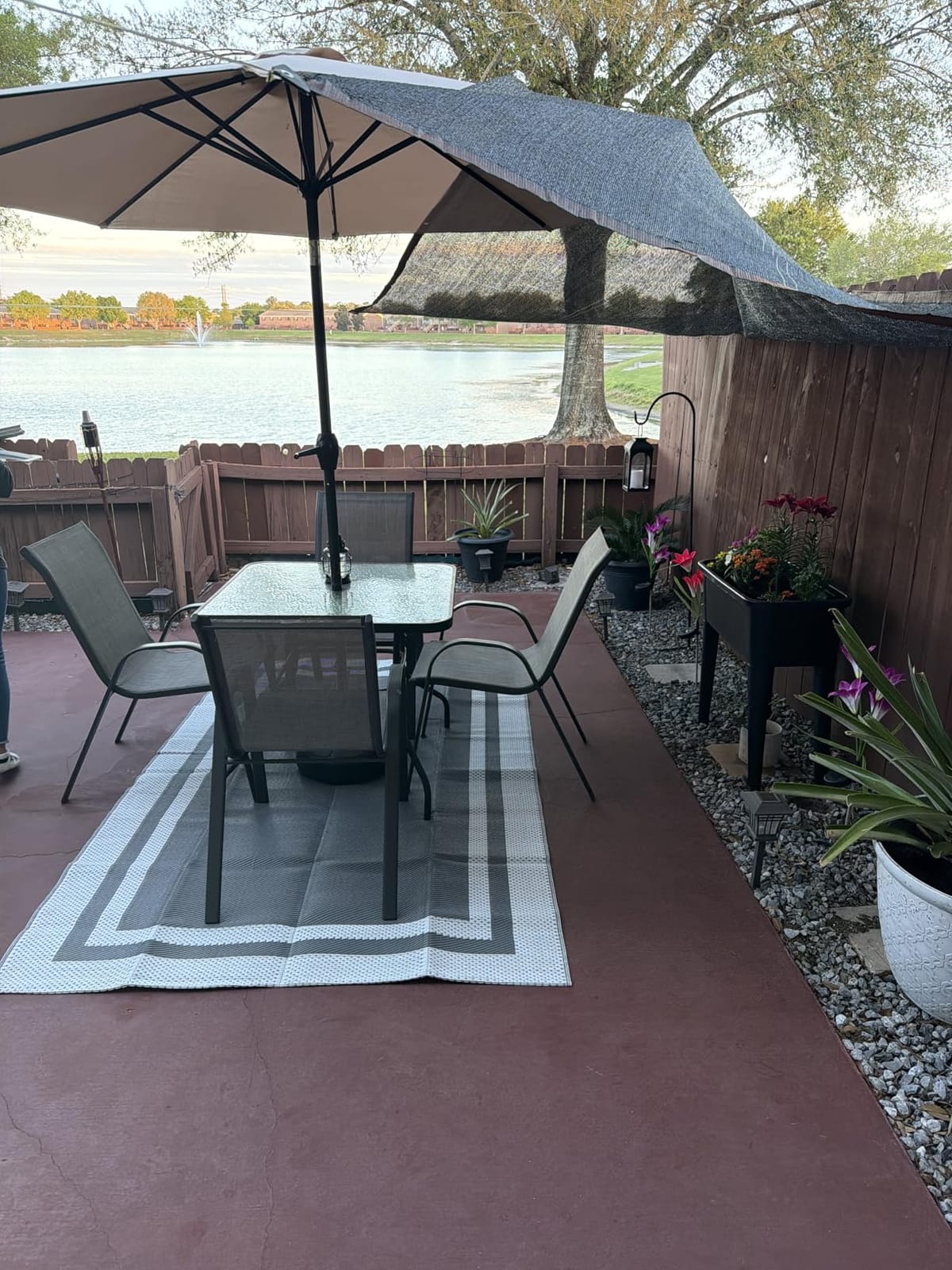 HappyTrends Outdoor Rug Reversible Portable Plastic Straw Camping Rugs for Outside RV,Large Waterproof Outdoor Area Rugs for Patio,Deck,Porch,Balcony(5'x 8',White&Gray) customer photo 1