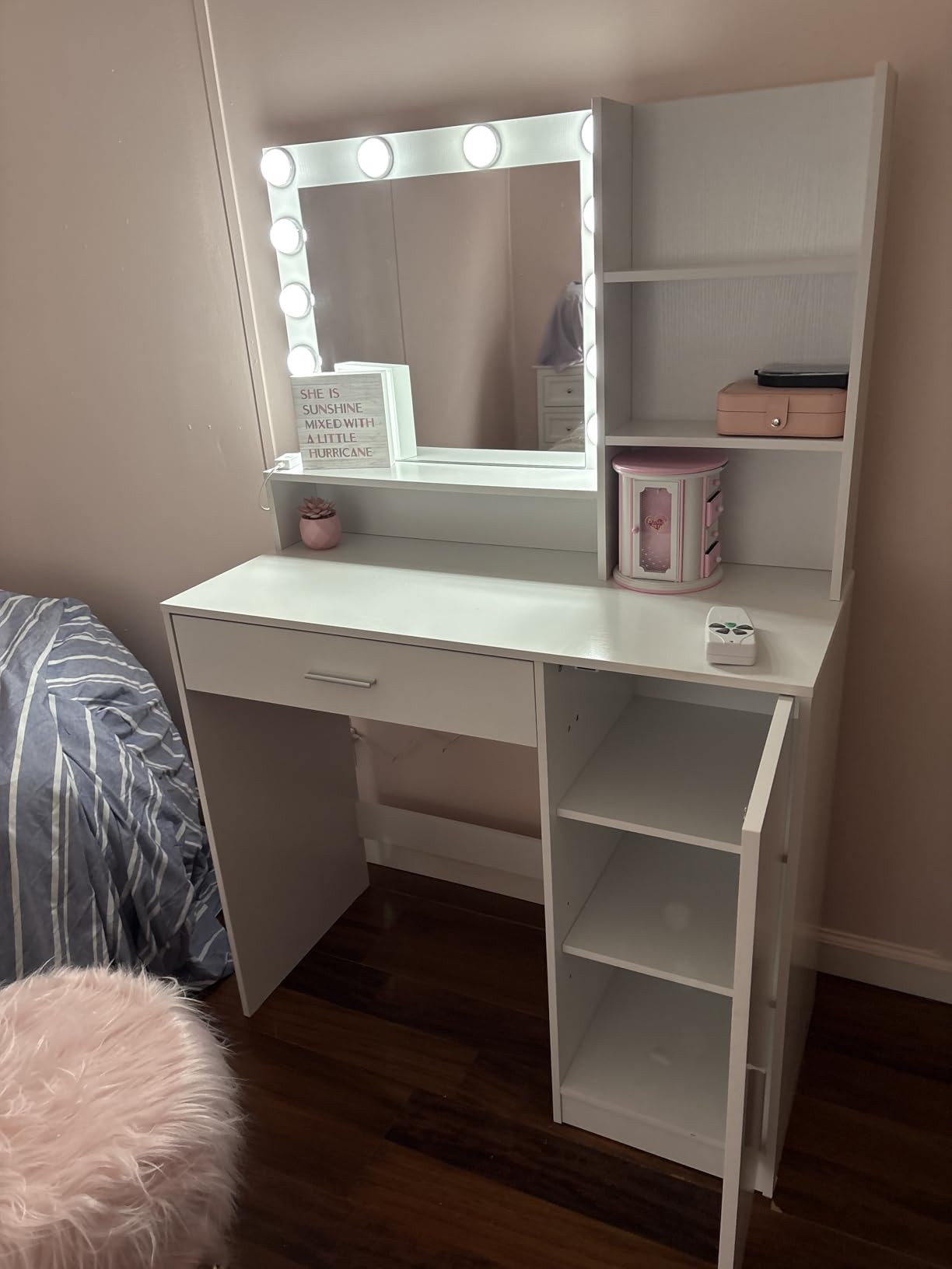 Palimder Vanity Desk with Mirror and Light, Large Drawer and Three Level Storage Dresser, 3 Lighting Modes Adjustable Brightness, Bedroom Dressing Table (White) customer photo 1