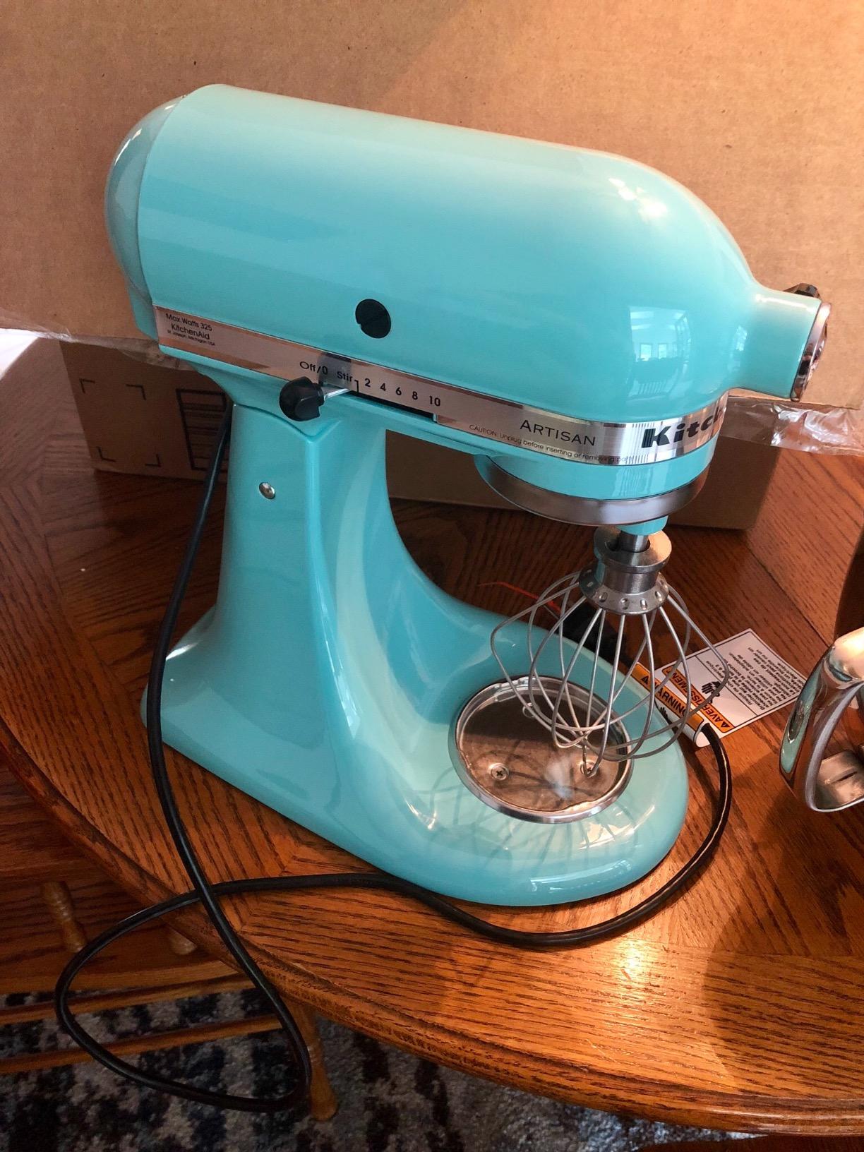 KitchenAid Artisan, 5-Qt Tilt Head Stand Mixer, KSM150PS, Porcelain White | Includes Pouring Shield for Mess-Free Mixing, 10 Speed Settings, Easily add Ingredients with the Tilt-Head Design customer photo 1