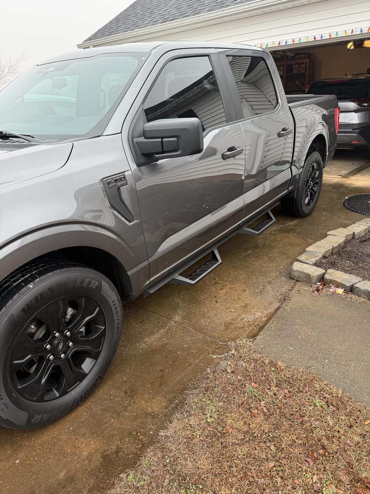 Tyger Auto LanderX Running Board Compatible with 2015-2026 Ford F-150; 2022-2026 F-150 Lightning; 2017-2026 F-250 F-350 SD | Supercrew Cab | TG-LX3F82368 customer photo 1
