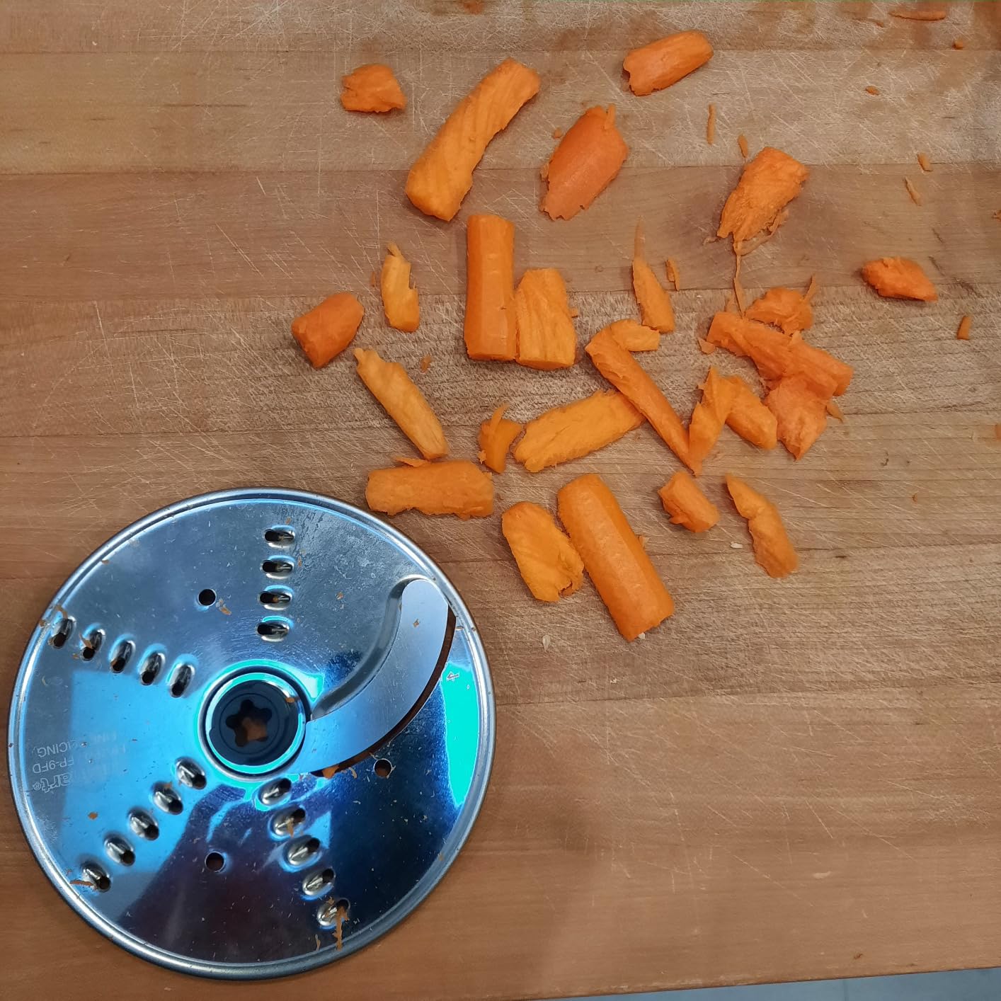 9-Cup Continuous Feed Food Processor with Fine and Medium Reversible Shredding and Slicing Disc, Universal Blade, Continuous-Feed Attachment, and In-Bowl Storage (Gray) customer photo 2