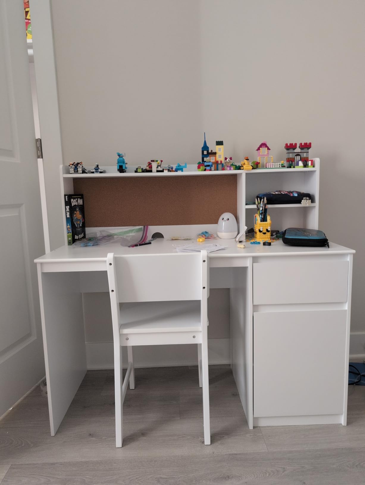 UTEX Wooden Kids Desk and Chair Set with Hutch and Storage for Ages 5-12 | Kids Study Table with Cork Bulletin Board, Ergonomic Chair, Spacious Tabletop, Multi-Zone Storage, Water-based Paint customer photo 2