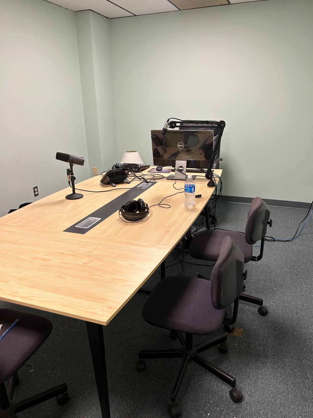 Tribesigns 8FT Conference Table, 94.48L x 47.24W x 29.52H Inches Boat Shaped Meeting Table with Rectangle Grommet, Modern Seminar Boardroom Table for Office Conference Room (8ft, Walnut & Black) customer photo 1