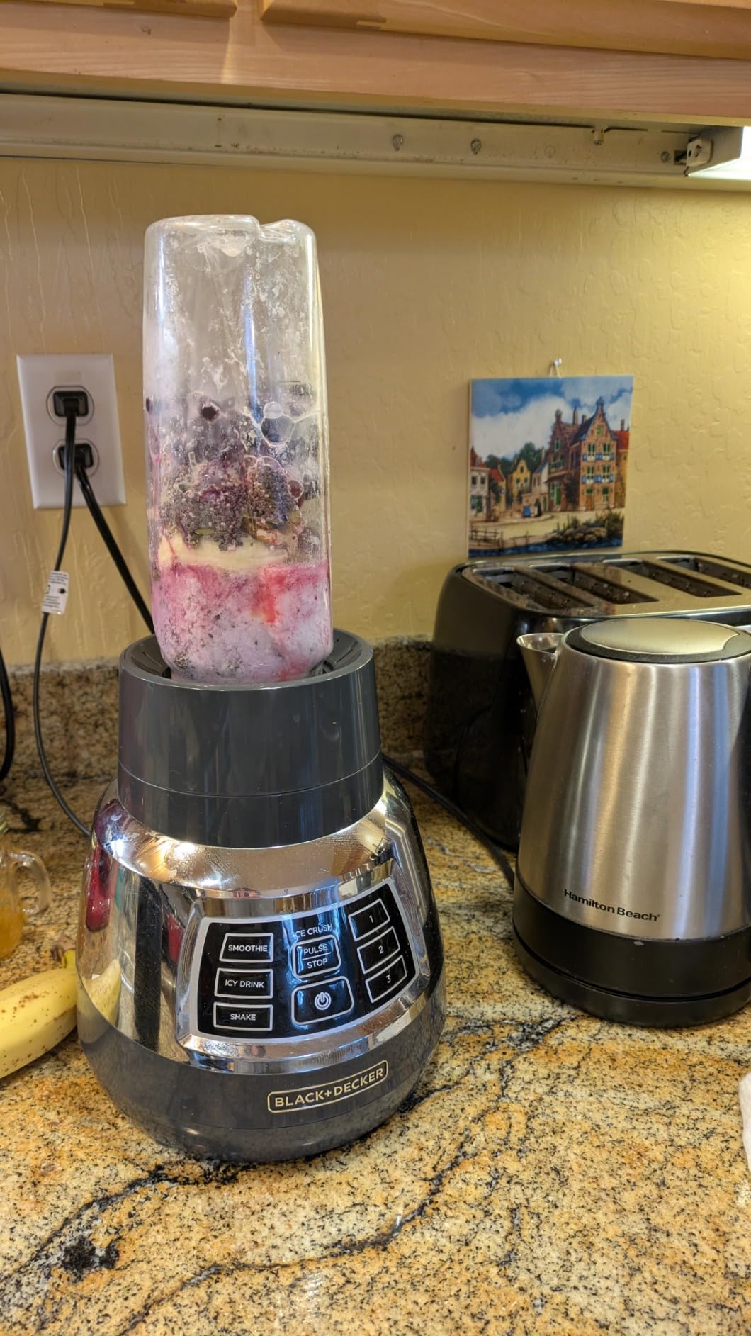 Black+Decker Quiet Blender with 6-Cup Cyclone Glass Jar, 3 Speeds + 3 Functions & Serrated Blade Technology for Faster Blending, Pulse Button and 24-oz Personal Jar, 900W customer photo 1