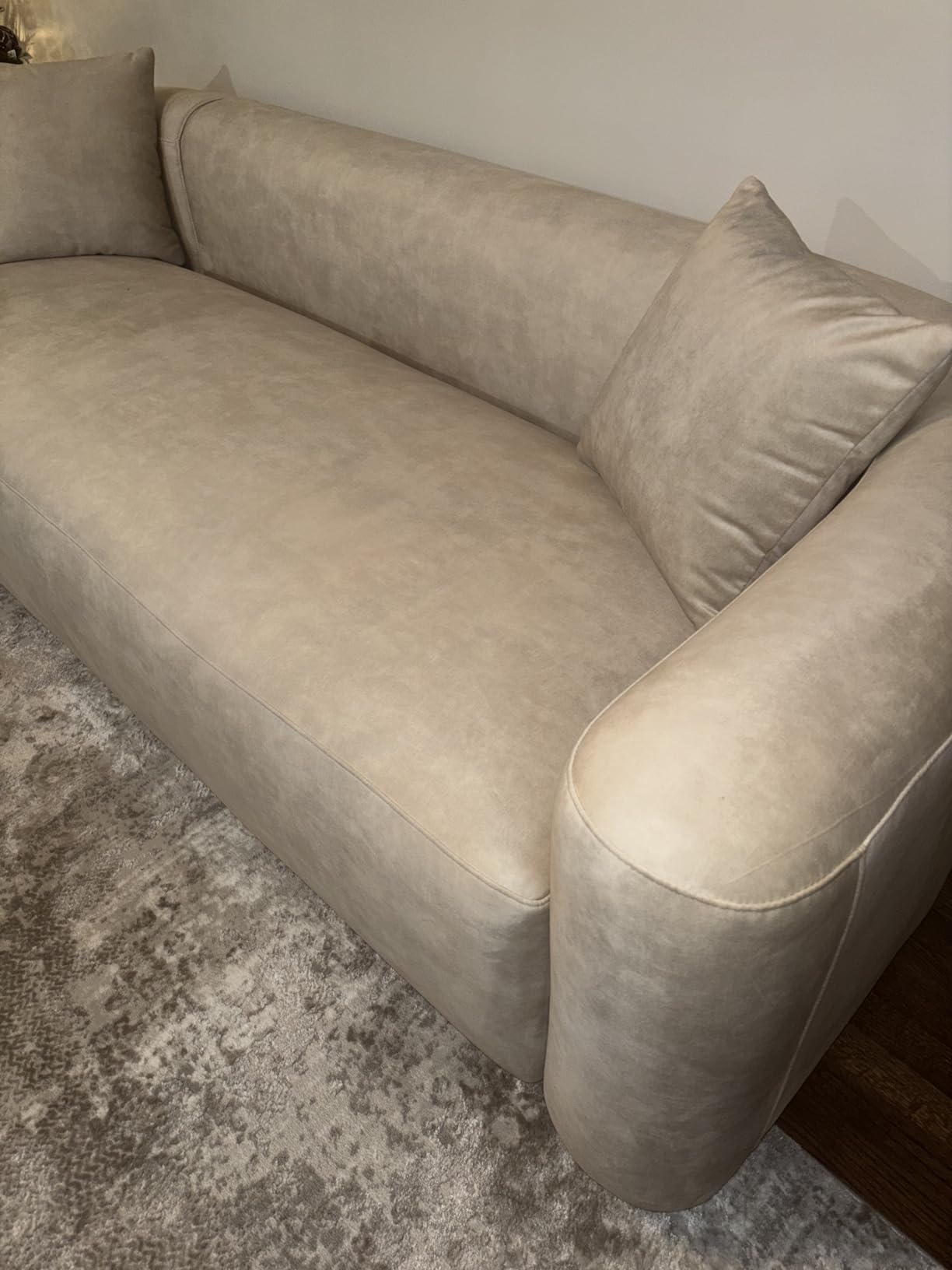 Acanva Luxury Modern Tight Curved Back Velvet Sofa, Minimalist Style Comfy Couch for Living Room Apartment, 3 Seater, Cream customer photo 1