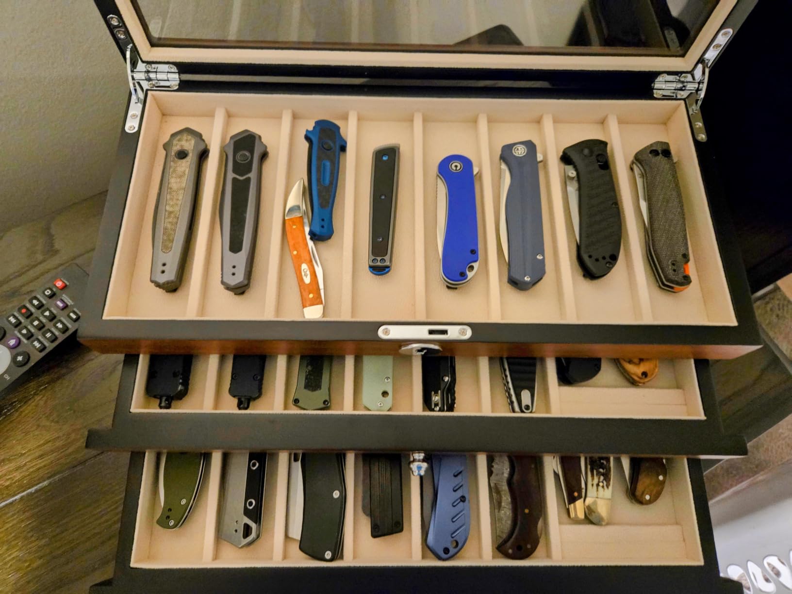 Pocket Knife Display Case for Men Collection Holder 22-26 Folding Knife with Walnut Finish Three-Tier Knife Organizer Storage Box with Real Glass Window Top customer photo 2