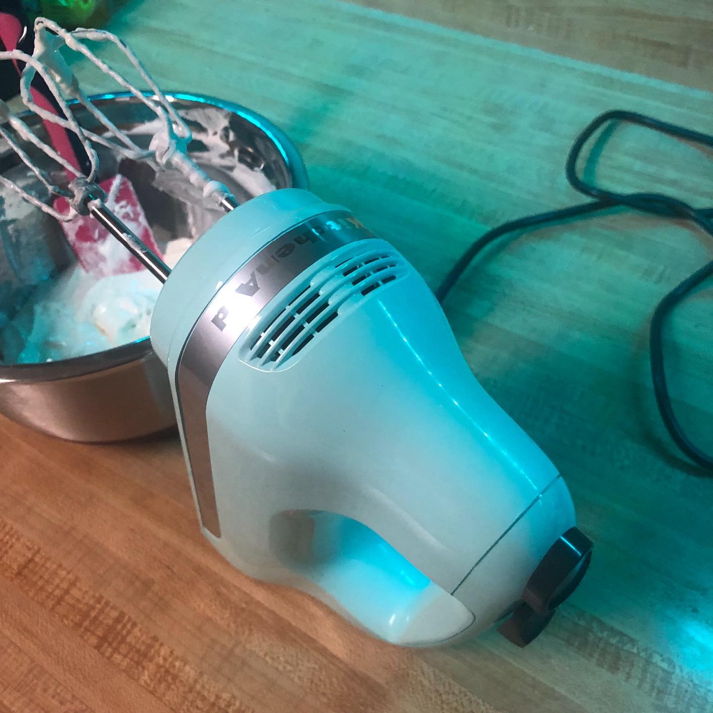 KitchenAid 5 Ultra Power Speed Hand Mixer, KHM512, Contour Silver | 5 Speeds, Lockable swivel cord, Turbo Beaters, Easy release button, Dishwasher-safe beaters customer photo 2