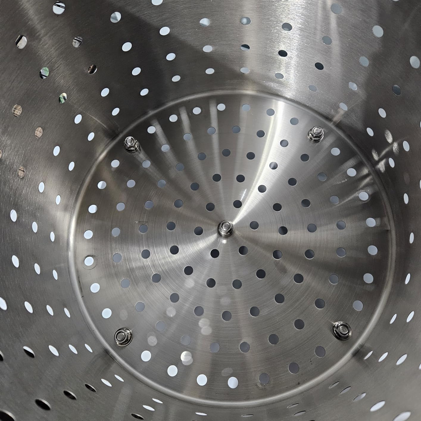 VEVOR Stainless Steel Stockpot, 42 Quart Large Cooking Pots, Cookware Sauce Pot with Strainer, Lid, and Handle, Heavy Duty Commercial Grade Stock Pot, Sanding Treatment, for Large Groups Events Silver customer photo 2