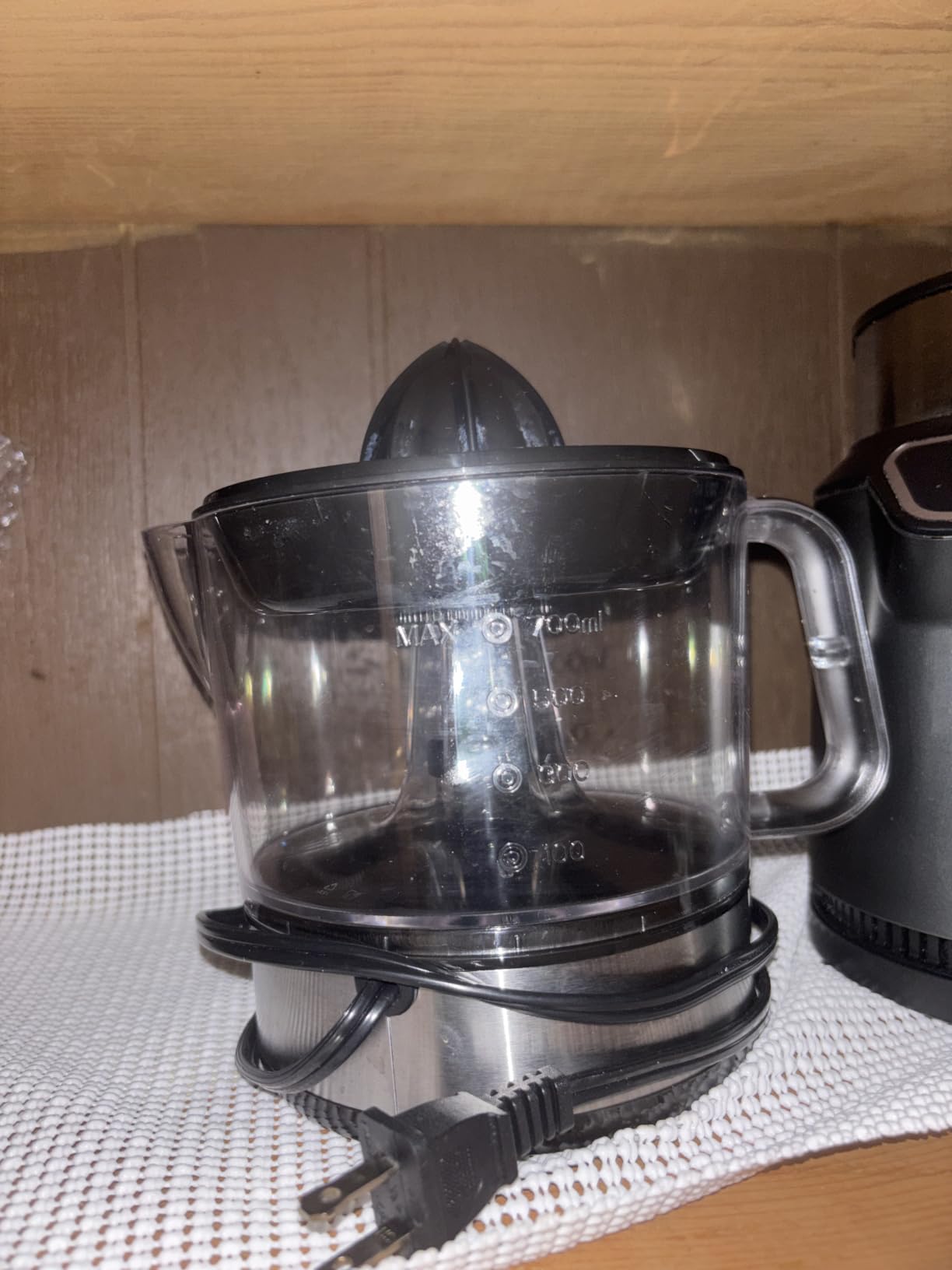 Elite Gourmet ETS623 Electric Citrus Juicer, 24 oz, Black/Stainless Steel | BPA-Free 40-Watt motor, compact large-volume pulp control customer photo 1