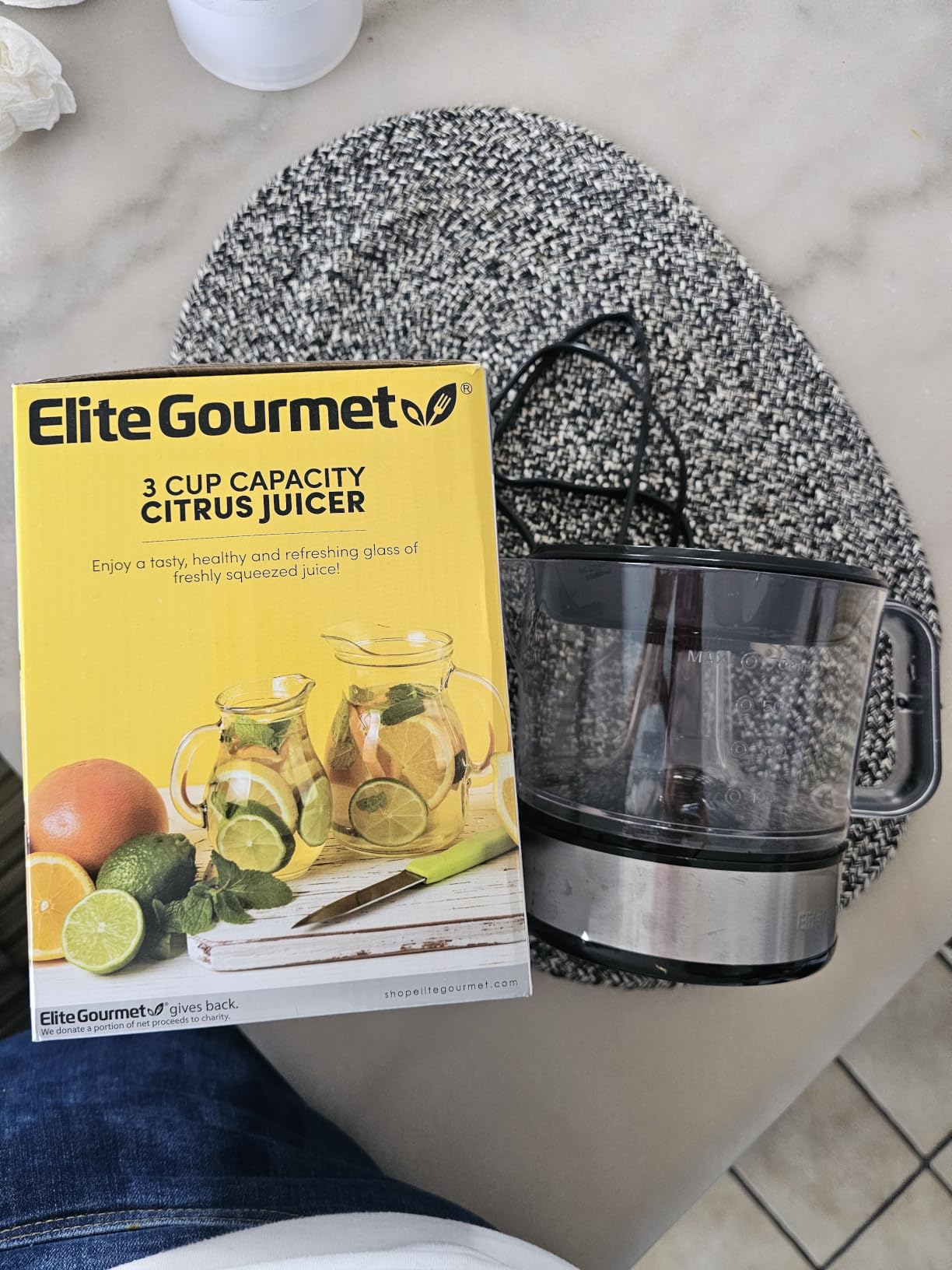 Elite Gourmet ETS623 Electric Citrus Juicer, 24 oz, Black/Stainless Steel | BPA-Free 40-Watt motor, compact large-volume pulp control customer photo 2