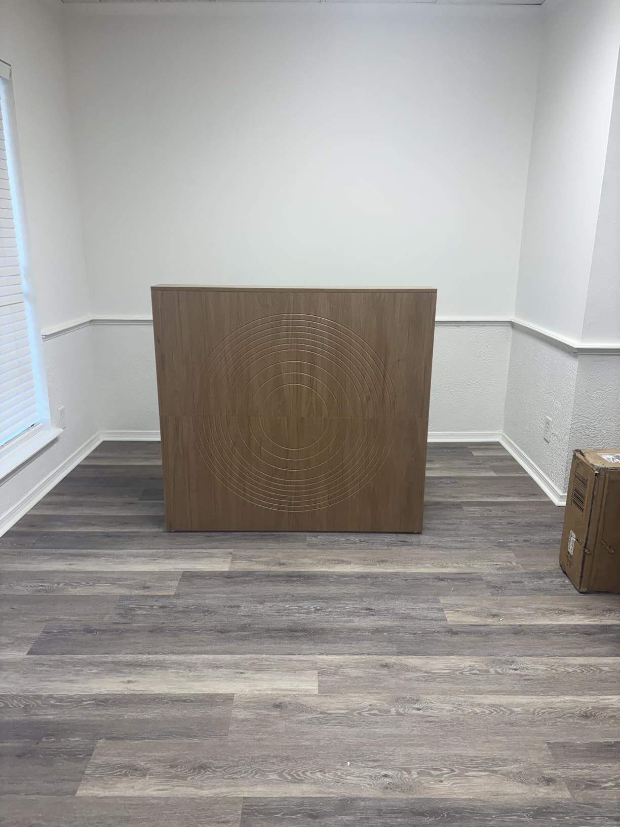 Tribesigns Reception Desk with Counter, Modern Front Desk Reception Room Table with Cable Grommet, 47 inch Retail Counter for Checkout, Lobby, Beauty Salon, Home Office Desk, Oak customer photo 2