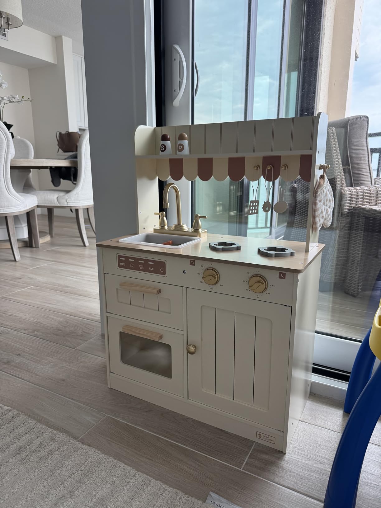 ROBOTIME Play Kitchen for Kids Toddlers, Wooden Pretend Play Kitchen Set Toy with Cutting Food Set, Toys Kitchen Gift for 3+ Year Old Kids, Girls & Boys customer photo 2