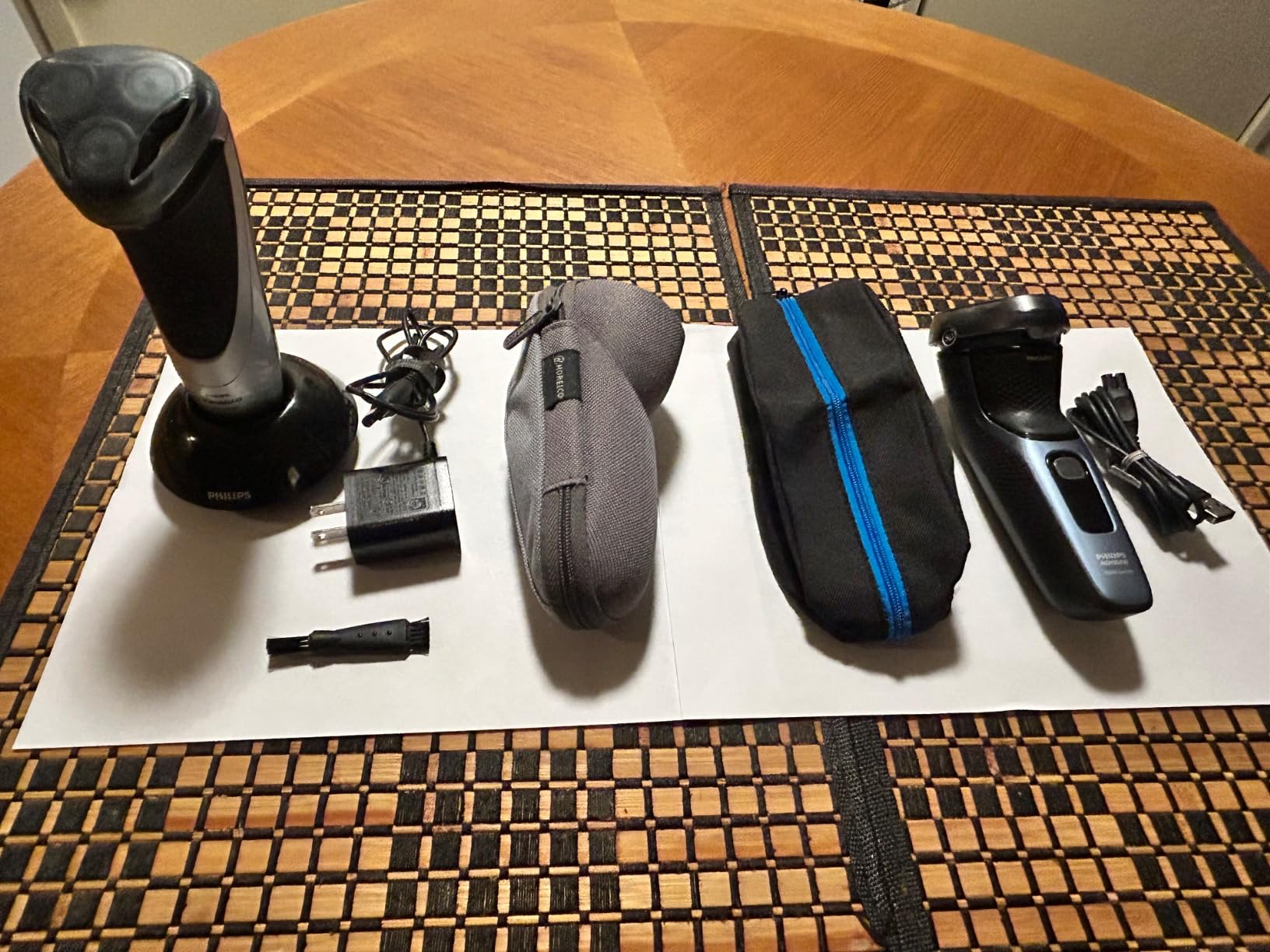 Philips Norelco Shaver 3600 Series, Wet and Dry Electric Shaver, P-Cap, Travel Pouch, Storm Blue, Model S3243/91 customer photo 2