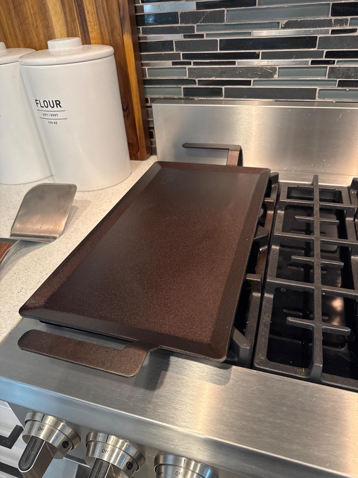Made In Cookware - Carbon Steel Griddle + Grill Press - Professional Cookware - Crafted in Sweden - Induction Compatible customer photo 1