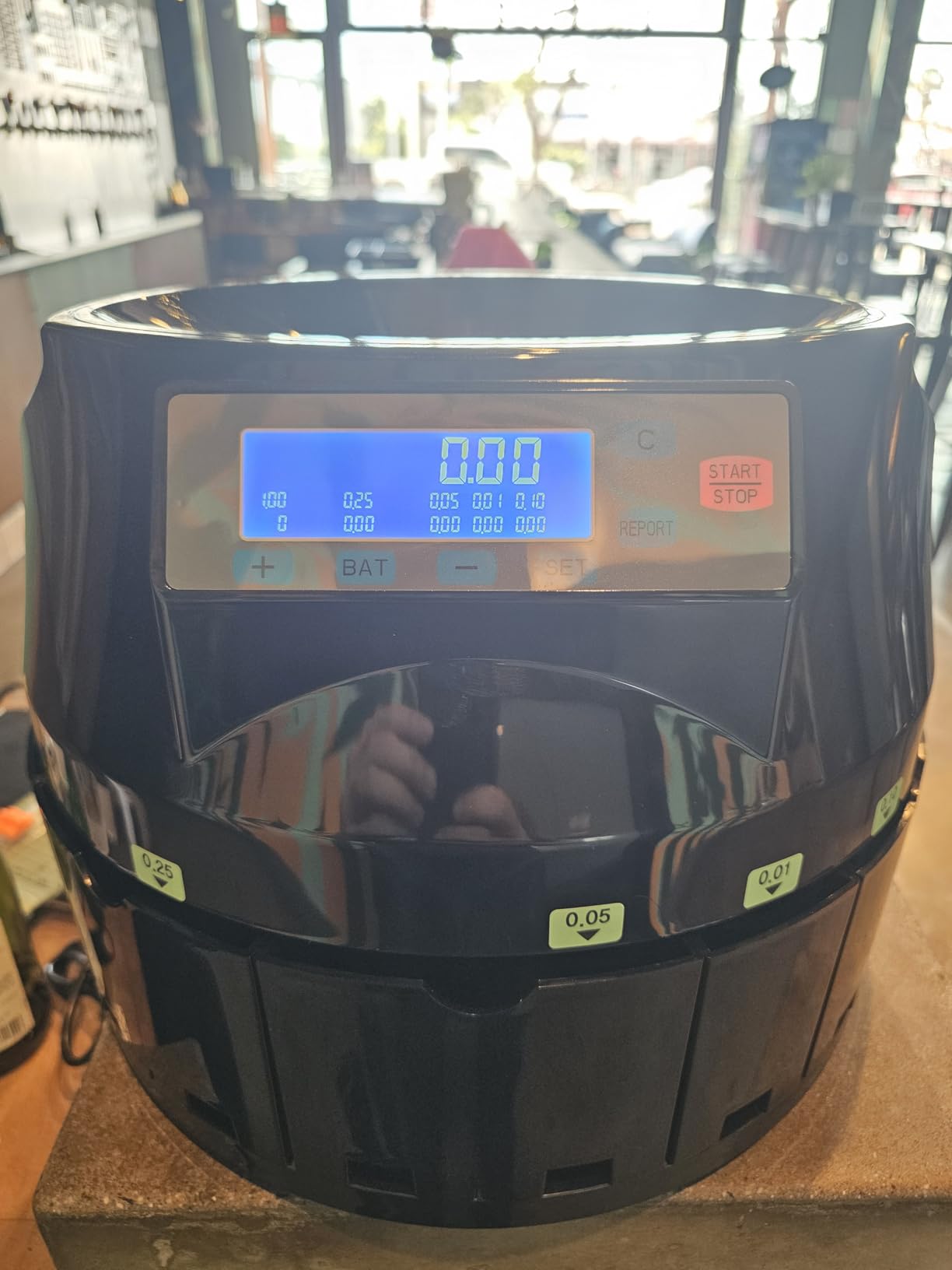 VEVOR USD Coin Counter with LCD Display, Precise Coin Counting and Sorter Machine - Sorts up to 300 Coins/min into Coin Wrappers, Compact Digital Change Counter Included 5 Coin Bins & 5 Tubes customer photo 1