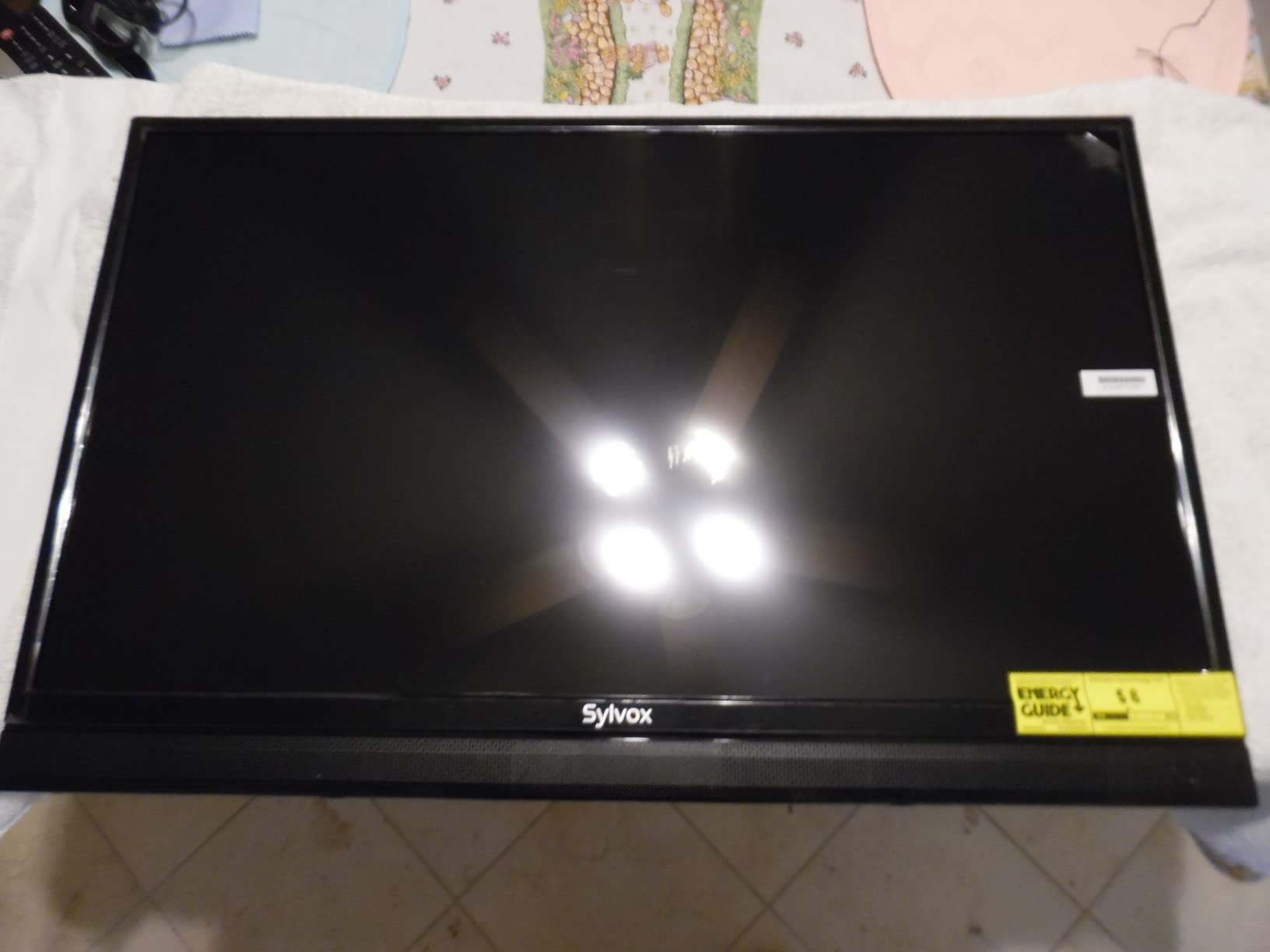 SYLVOX 32 inch RV TV - 12V Smart TV for RV Camper with DC/AC Power customer photo 2