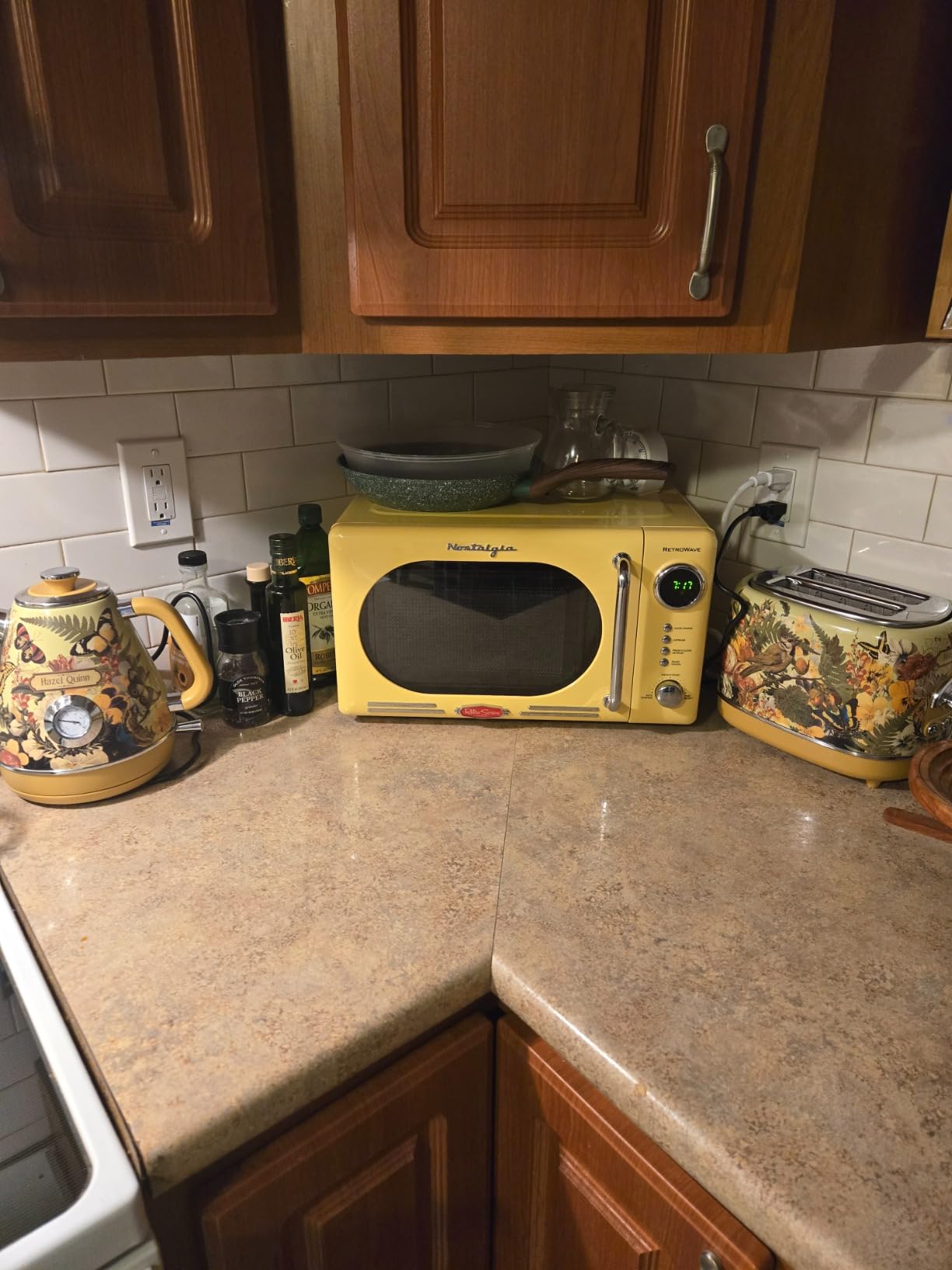 Hazel Quinn X Eduardo Recife Retro Breakfast Set, 2-Slice Toaster & Electric Kettle Bundle, 6 Browning Levels, Extra Wide Slots, 1200W Fast Boiling, 1.7L Stainless Steel - Floral Artistic Design customer photo 1