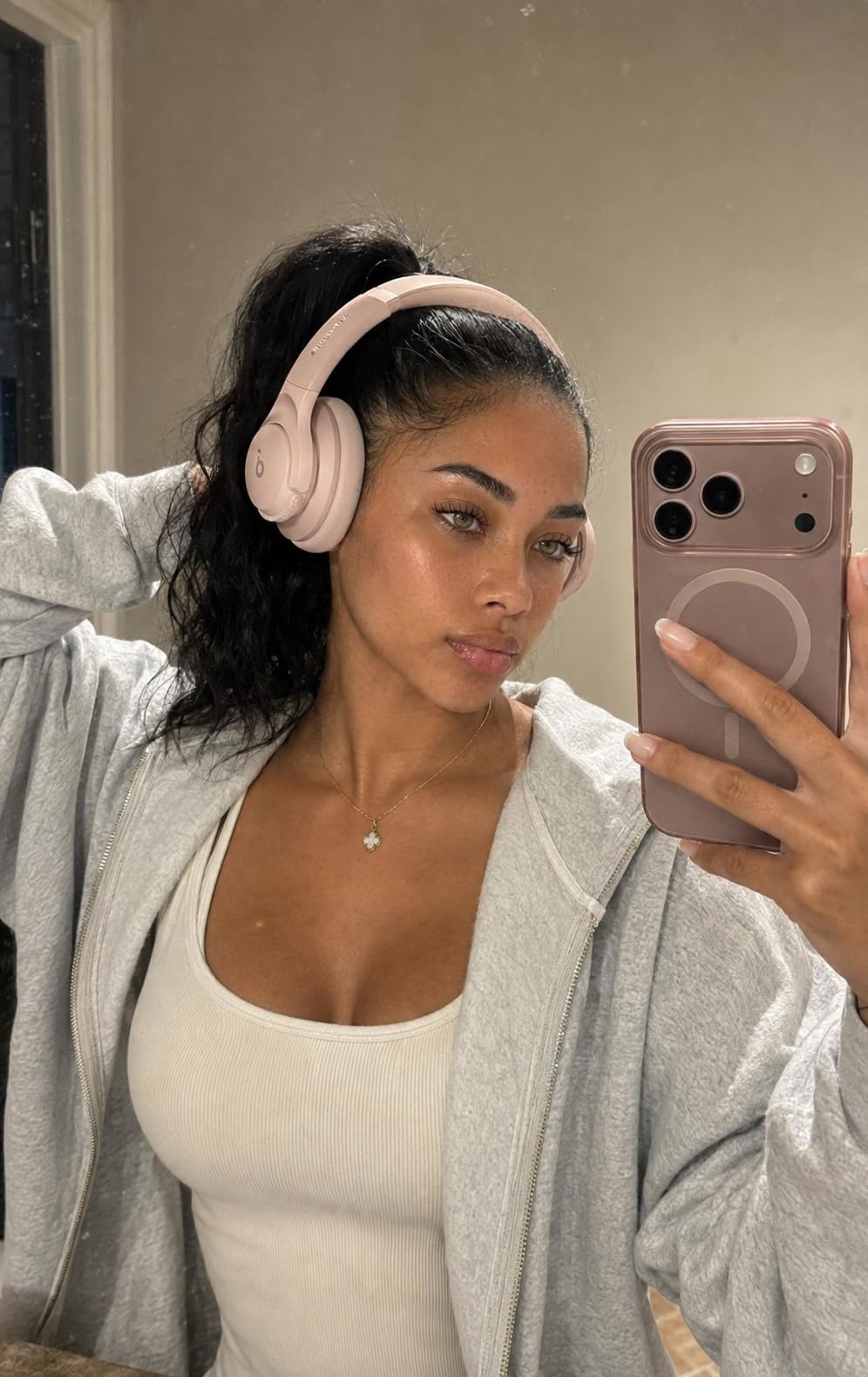 Soundcore by Anker Q20i Hybrid Active Noise Cancelling Headphones, White | Over-Ear, Bluetooth, 40H ANC Playtime, Hi-Res Audio, Big Bass, Transparency Mode customer photo 1