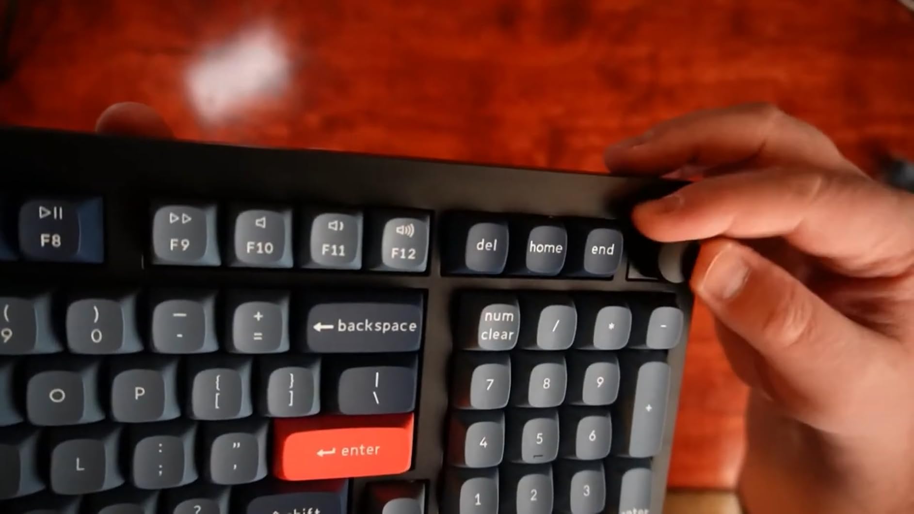 Keychron V5 Max Custom Wireless Mechanical Keyboard, 96% with Number Pad | 2.4 GHz/Bluetooth/USB-C, QMK Launcher Programmable, Hot-Swap Gateron Red Switch, PTB Keycaps RGB for Mac/Windows/Linux customer photo 2