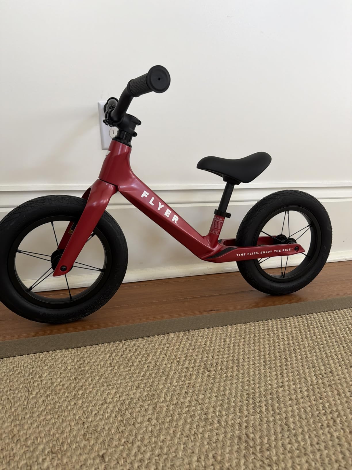 Radio Flyer Ultra Lite Balance Bike, for Kids Ages 1.5-5, Red | Kid & Toddler Balance Bike, Pedal Free, with Footrest and Lightweight Frame, Rubber Air Tires, Tool-Free Adjustable Seat customer photo 2