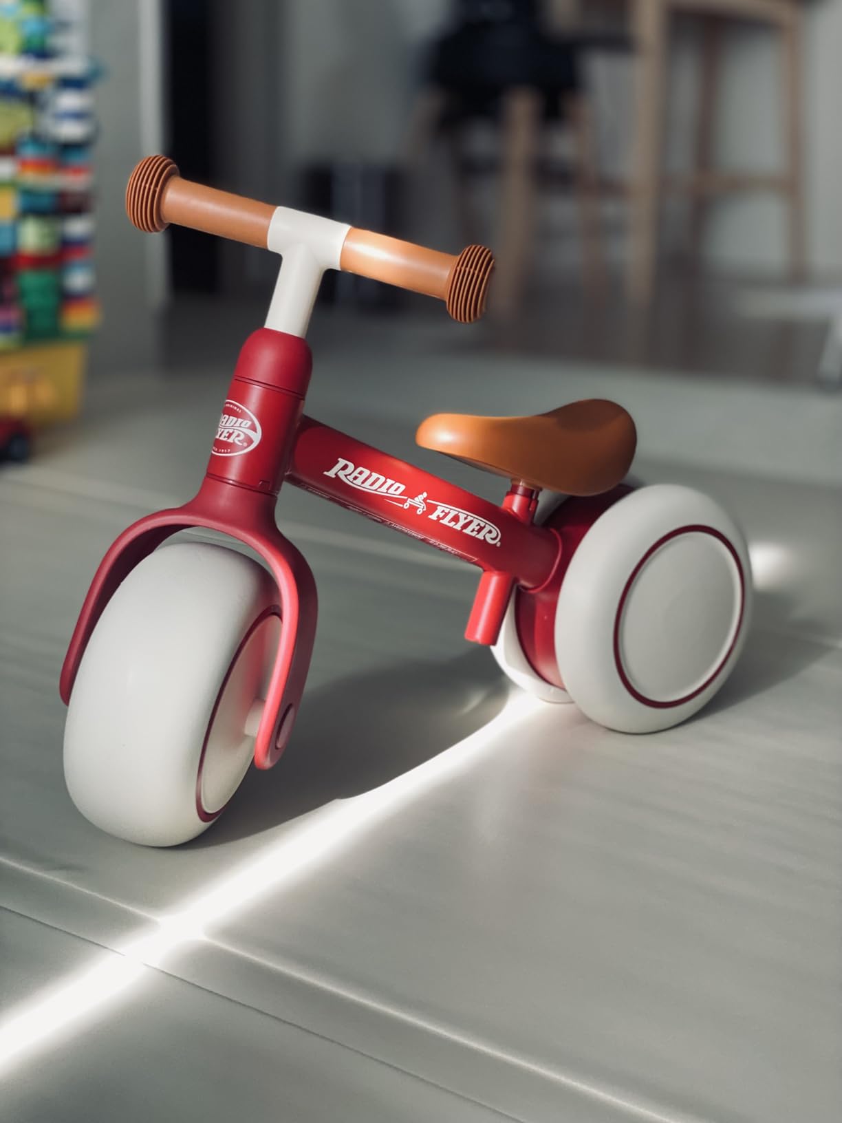 Radio Flyer Steady Start Balance Bike, for Kids Ages 1-3, Red | Kid & Toddler Balance Bike, Pedal-Free for Quick Learning, Wide Front and Dual Rear Tires, Tool-Free Adjustable Seat customer photo 2