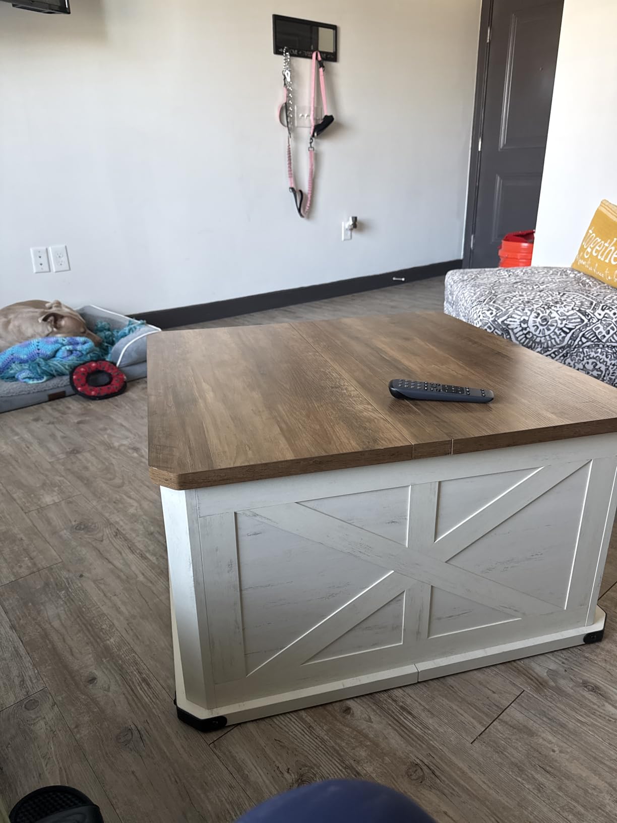 VASAGLE LIRY Collection - Farmhouse Coffee Table with Storage, Square Coffee Table for Living Room, Center Table with Flip-Top Lids, Honey Brown and Rustic White ULCT232W73 customer photo 2