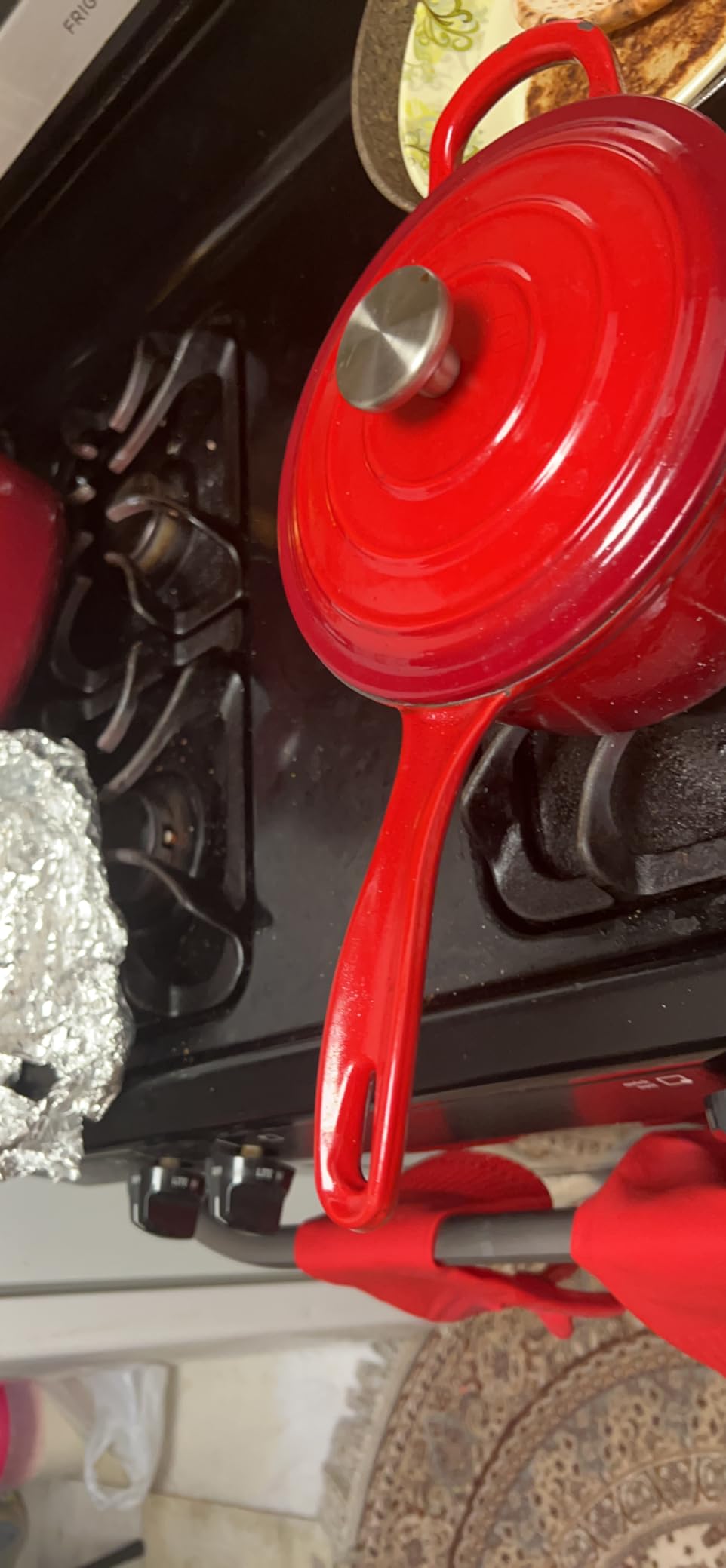 Hisencn Enameled Cast Iron Cookware Set, 7 Piece Dutch Ovens Set, Red | Ceramic Coated Cast Iron, Sauce Pan, Skillet, 3 Lids, Pots and Pans Set, Heavy Duty, Gas & Induction Compatible, PFA Free customer photo 2