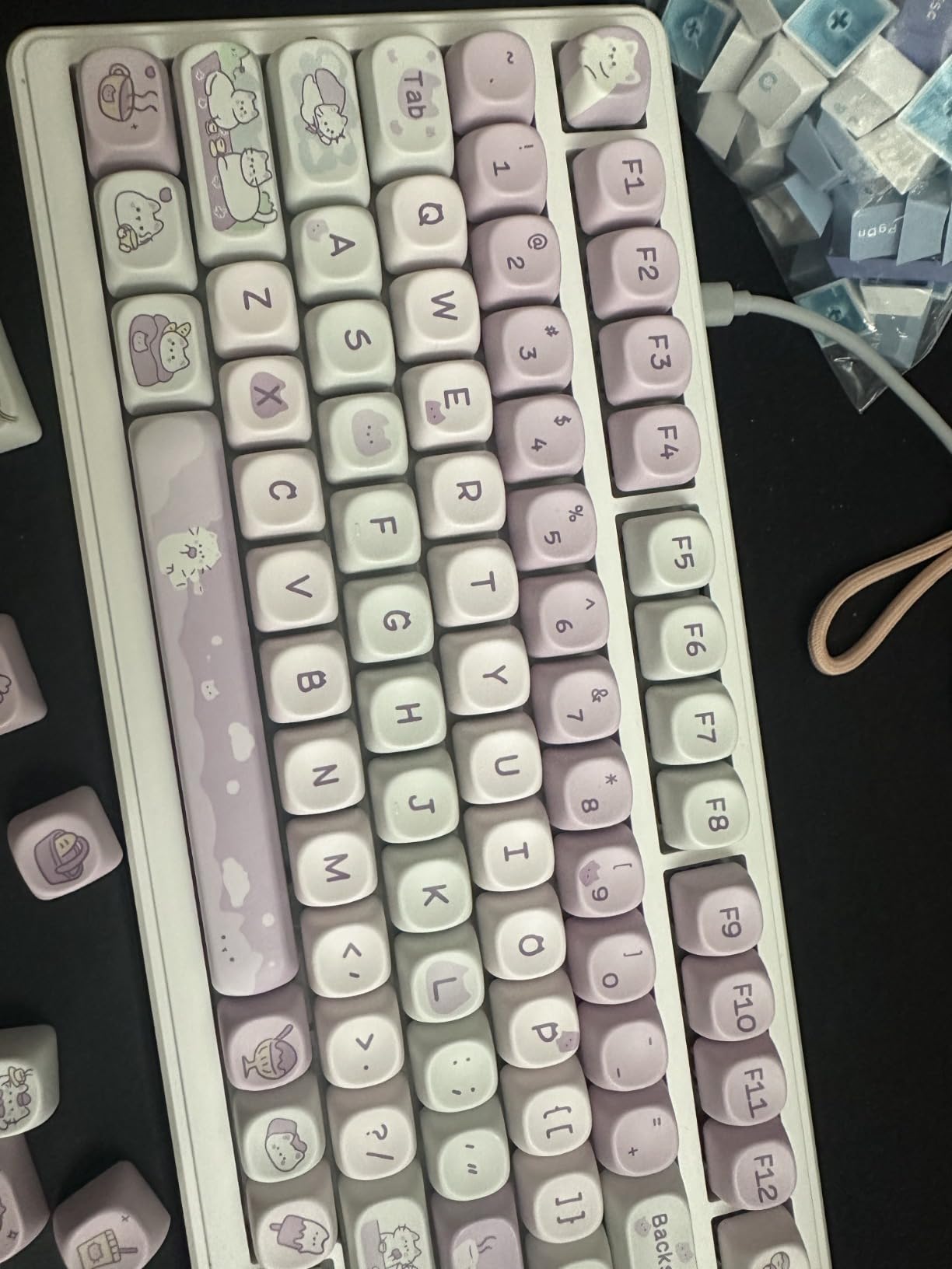 x Aula F99 Wireless Mechanical Keyboard, Hot Swappable Gasket | Custom Gaming Keyboard with Five-Layer Padding, BT/2.4GHz/USB-C, 8000mAh Battery (White Light Blue, Graywood V3 Switch) customer photo 1